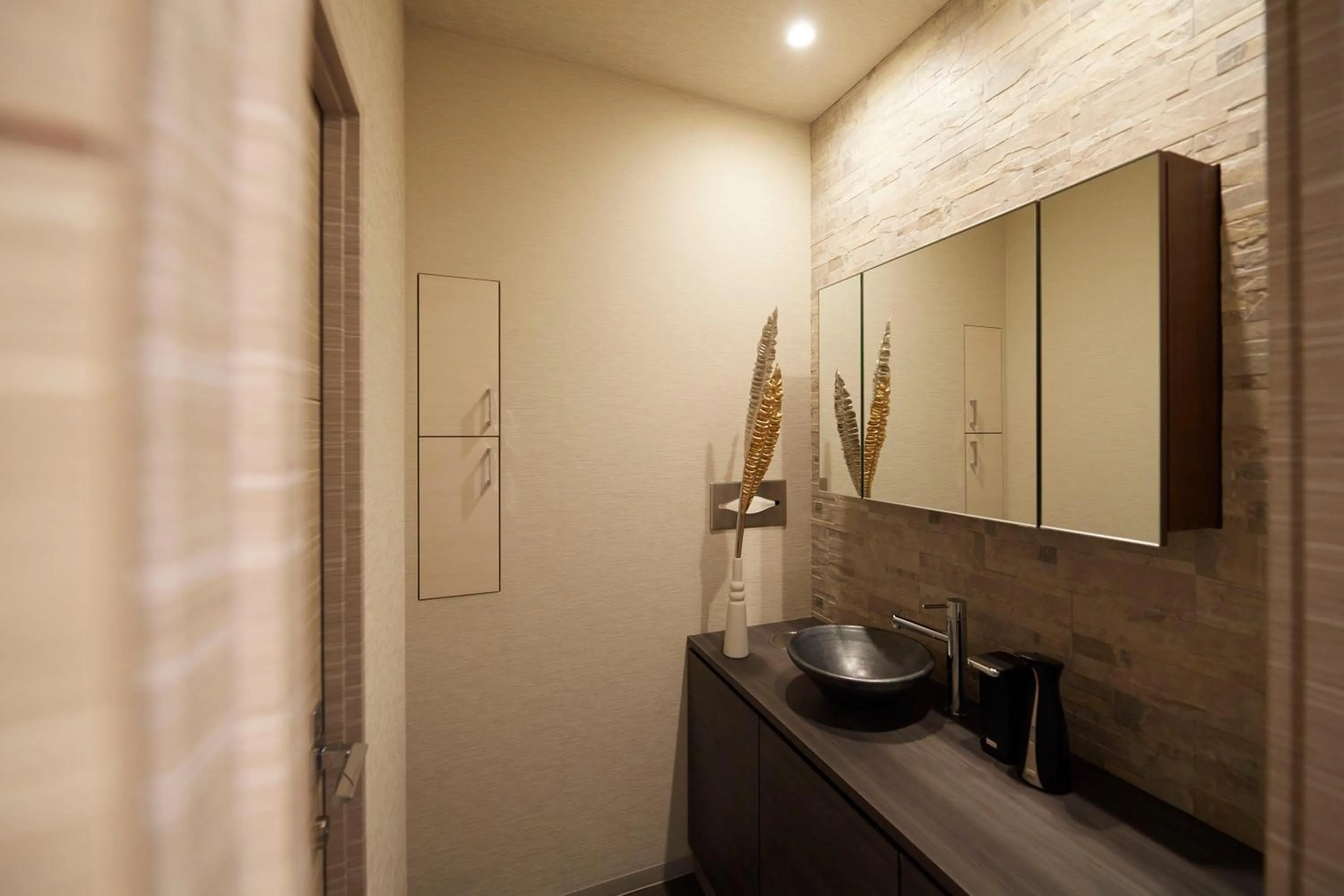 Bathroom in Turn Table