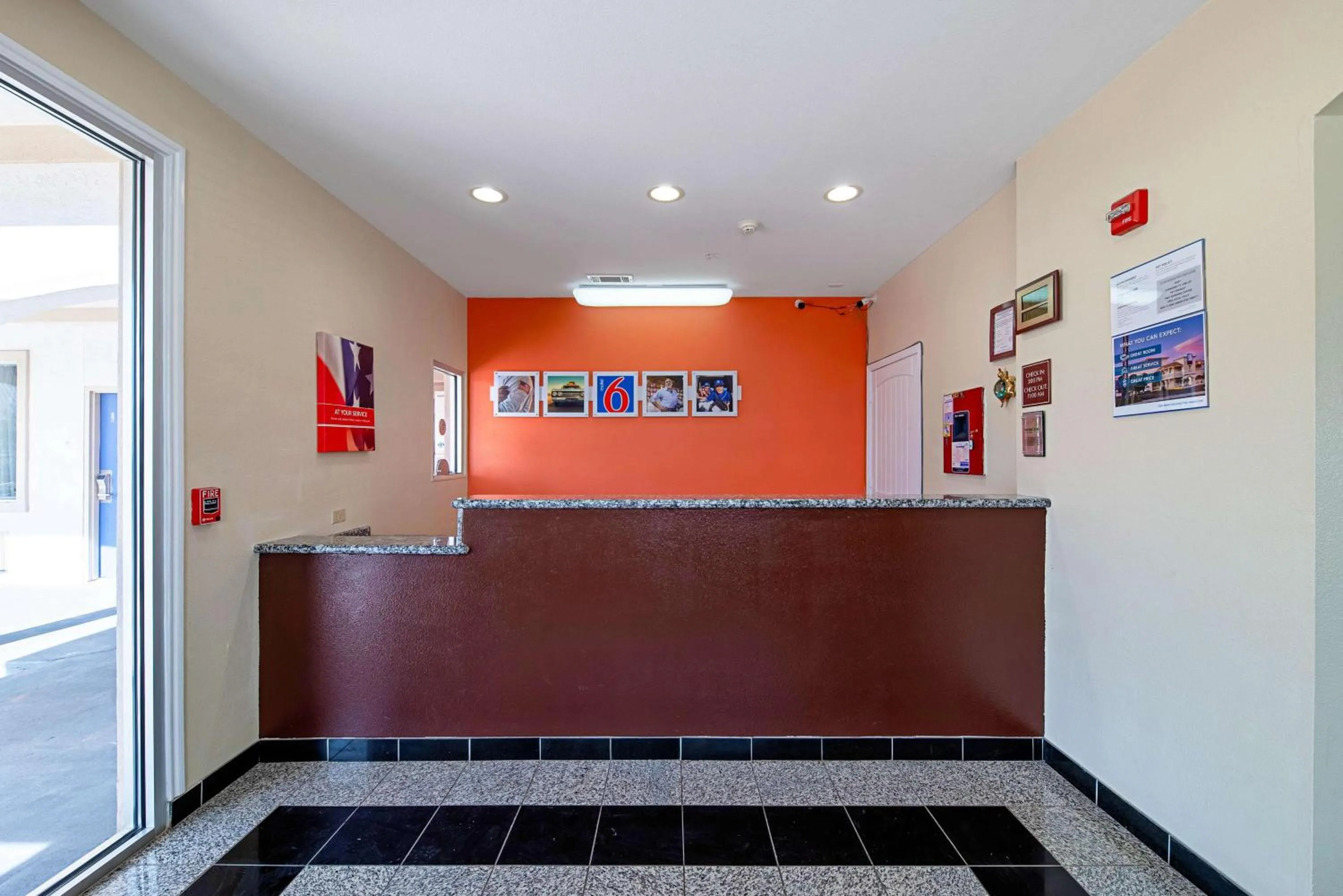 Property logo or sign in Motel 6-Rhome, TX