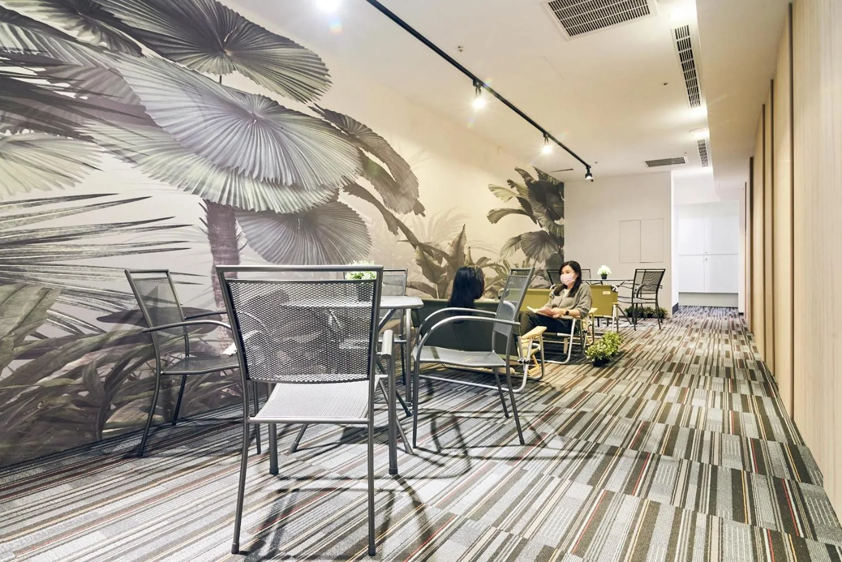 Communal lounge/ TV room in CHECK Inn Express New Taipei Tamsui