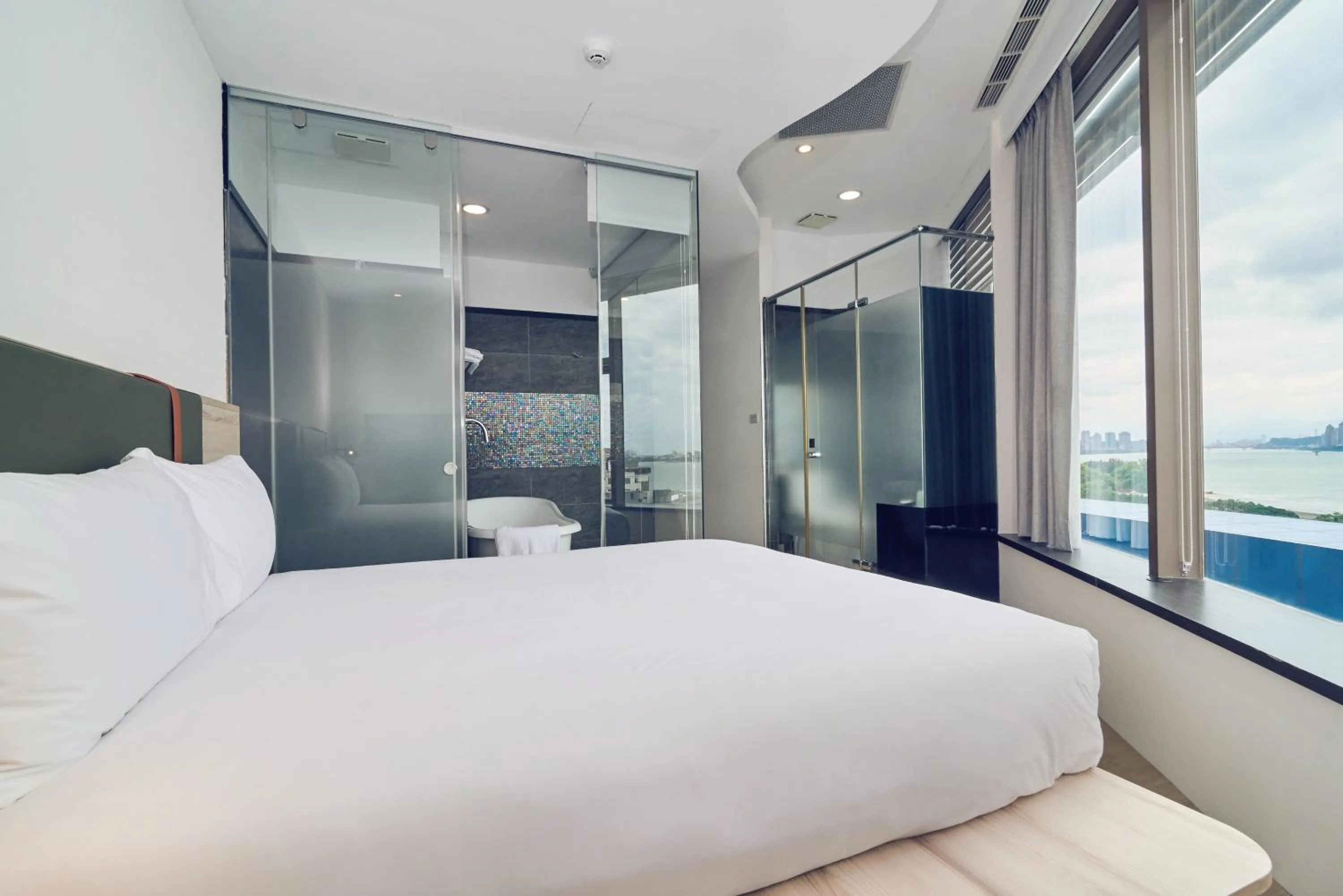 Photo of the whole room, Bed in CHECK Inn Express New Taipei Tamsui