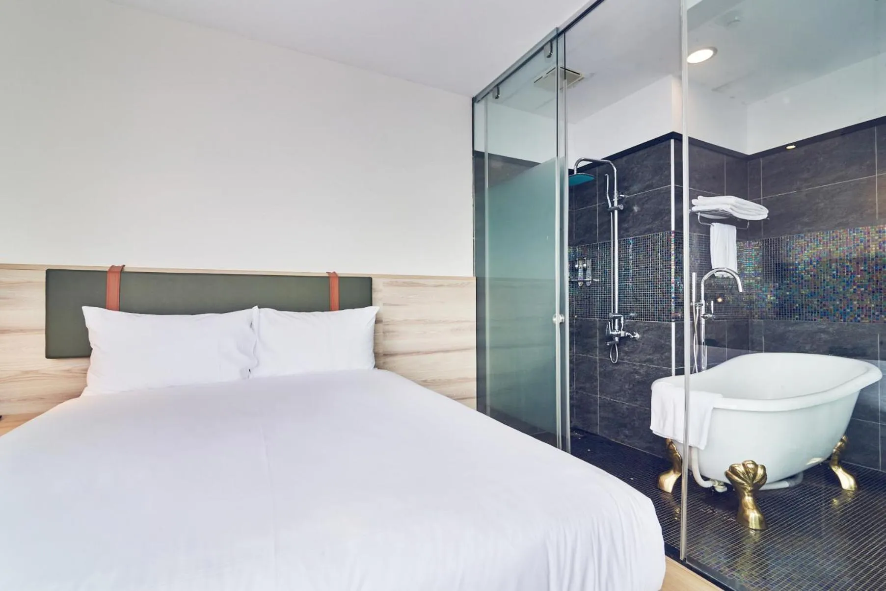 Bedroom, Bed in CHECK Inn Express New Taipei Tamsui