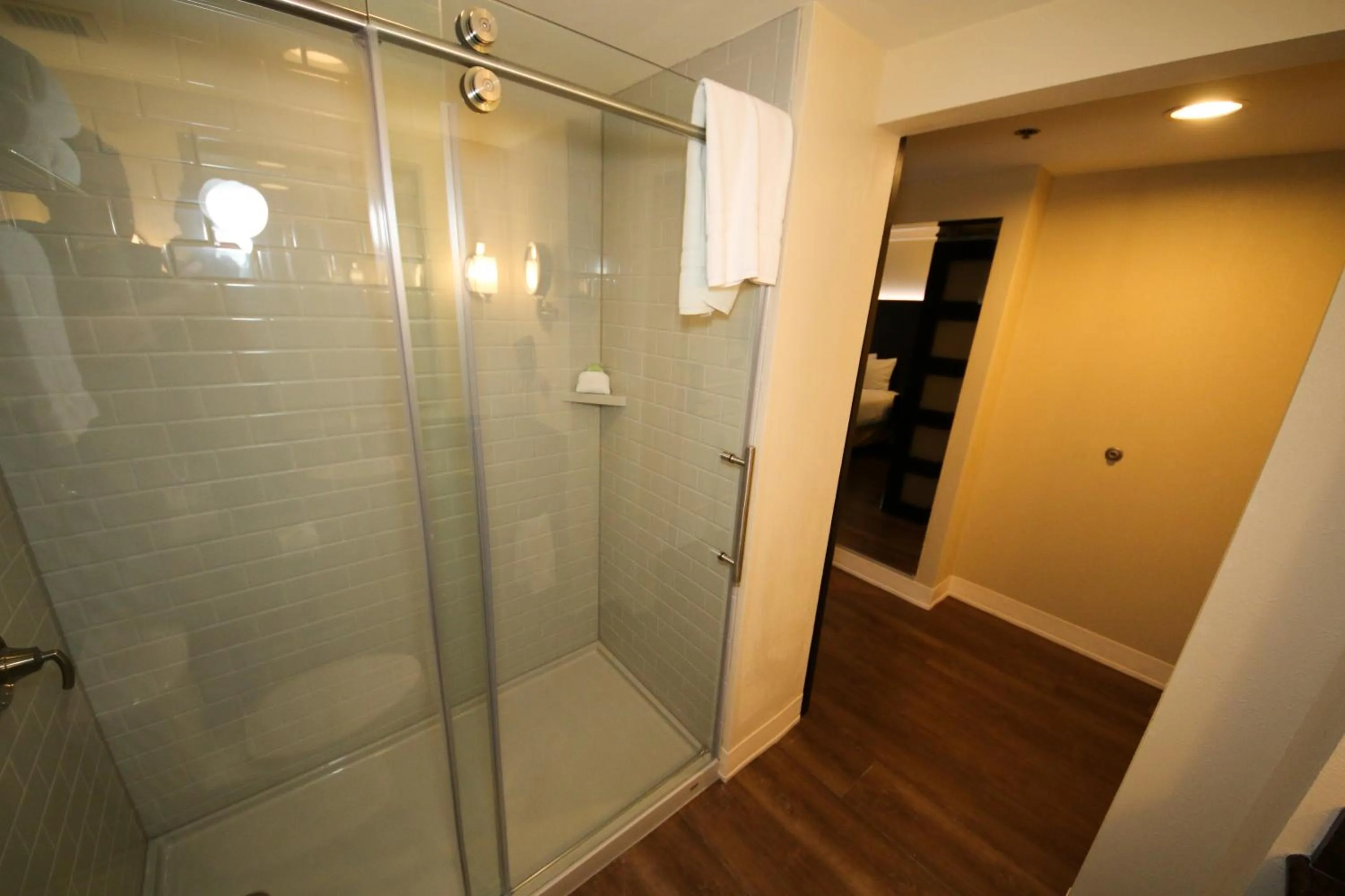 Shower in Hollywood Casino St. Louis