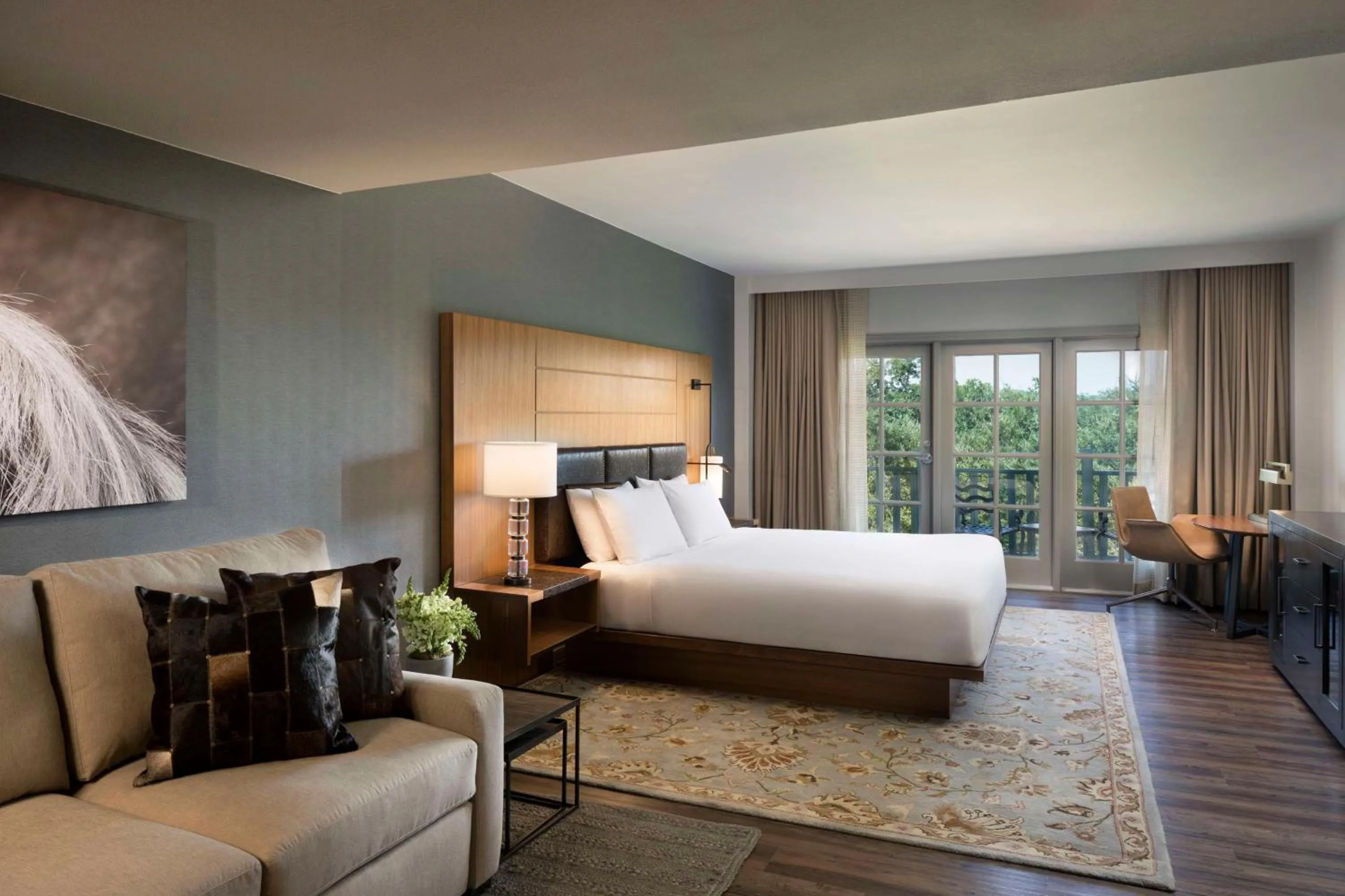 Photo of the whole room, Bed in Hyatt Regency Hill Country Resort and Villas