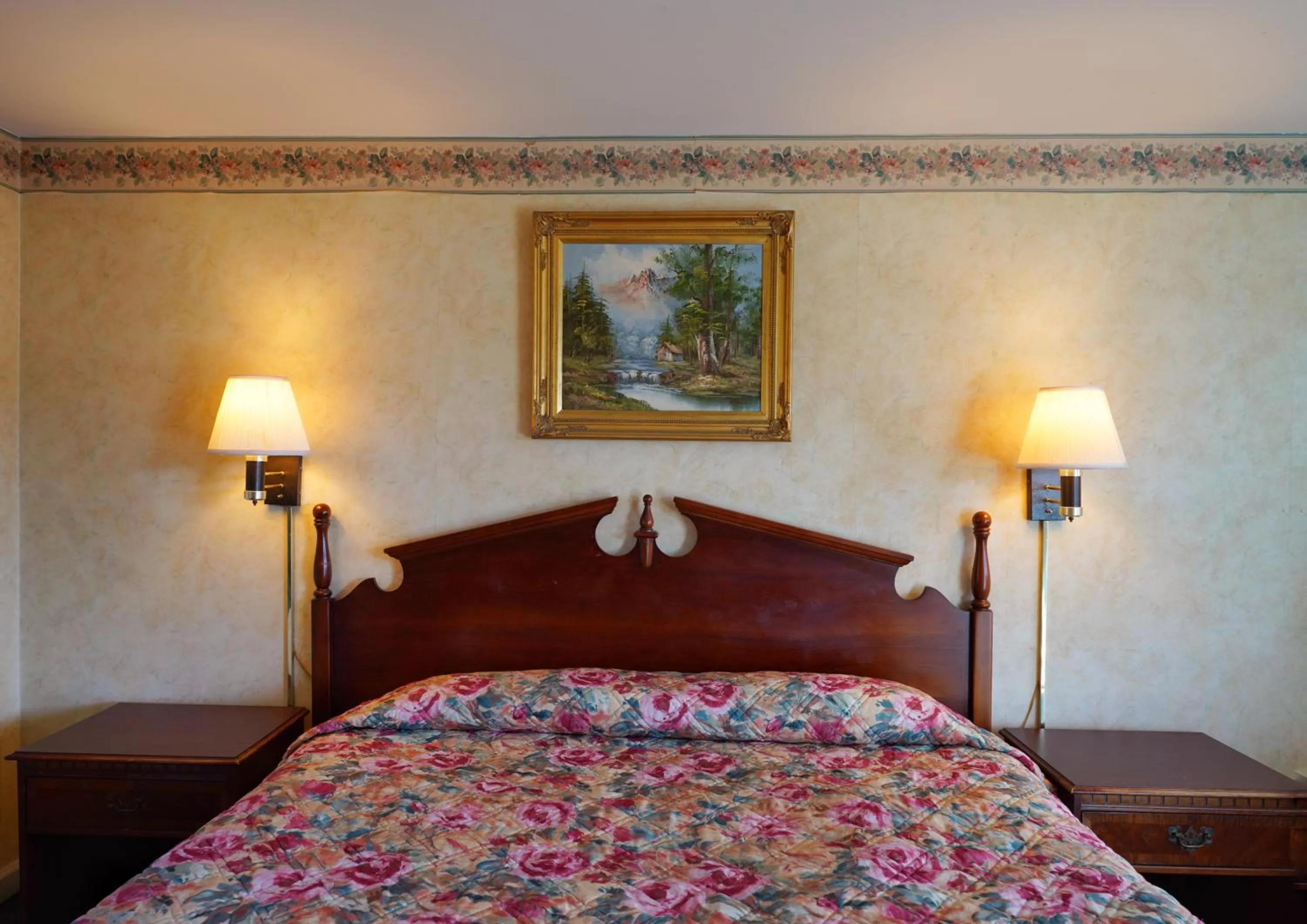 Photo of the whole room, Bed in Pilgrim Inn