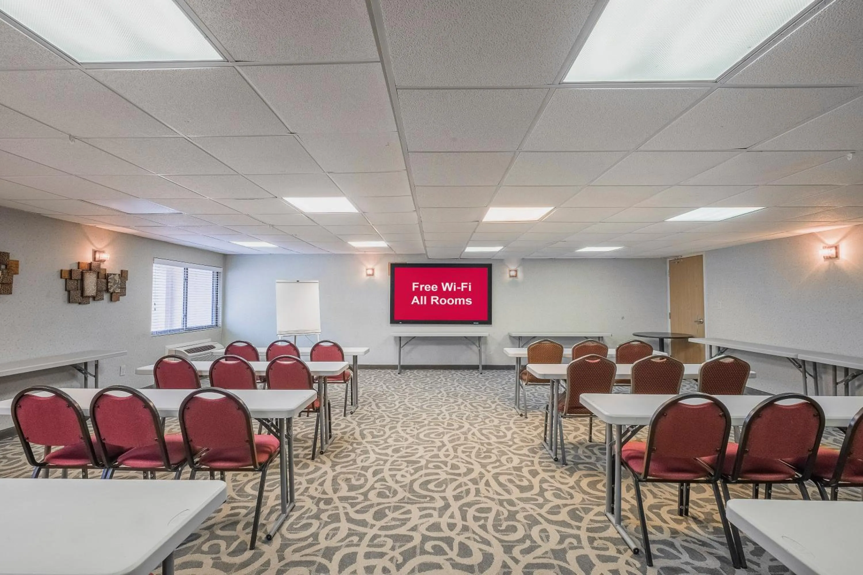 Meeting/conference room in Red Roof Inn & Suites Mt Holly - McGuire AFB