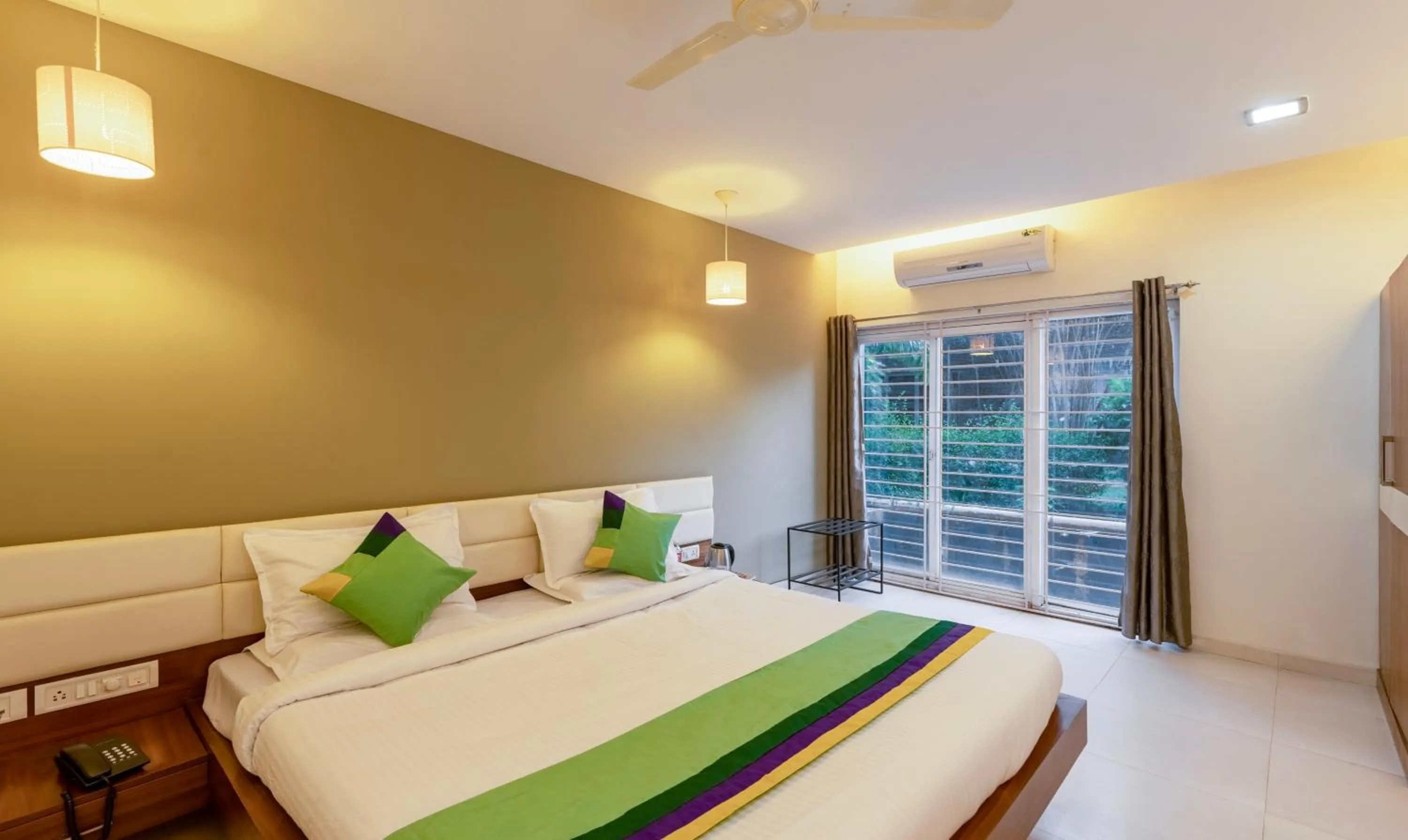 Bed in Treebo Midvalley Residence