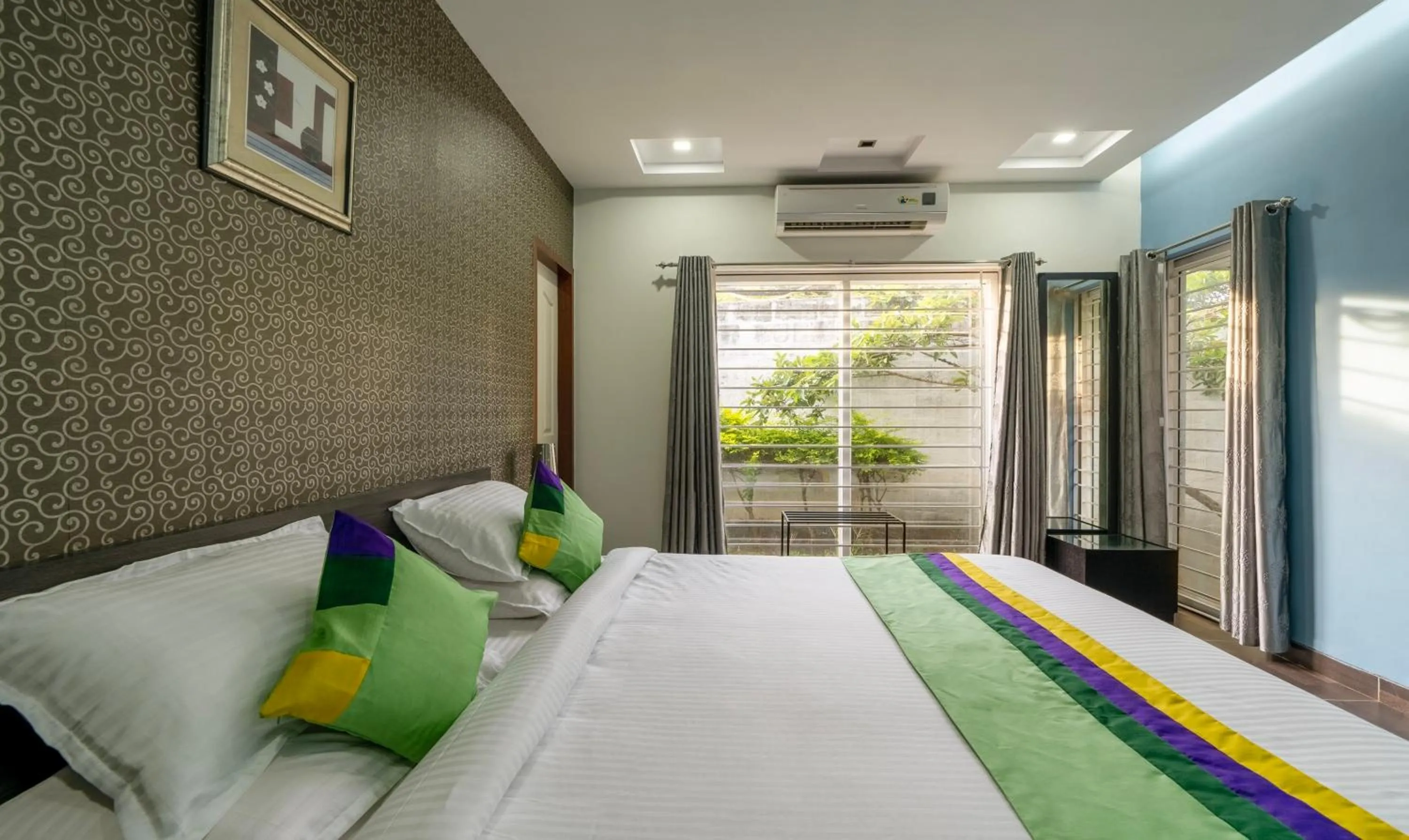 Bed in Treebo Midvalley Residence