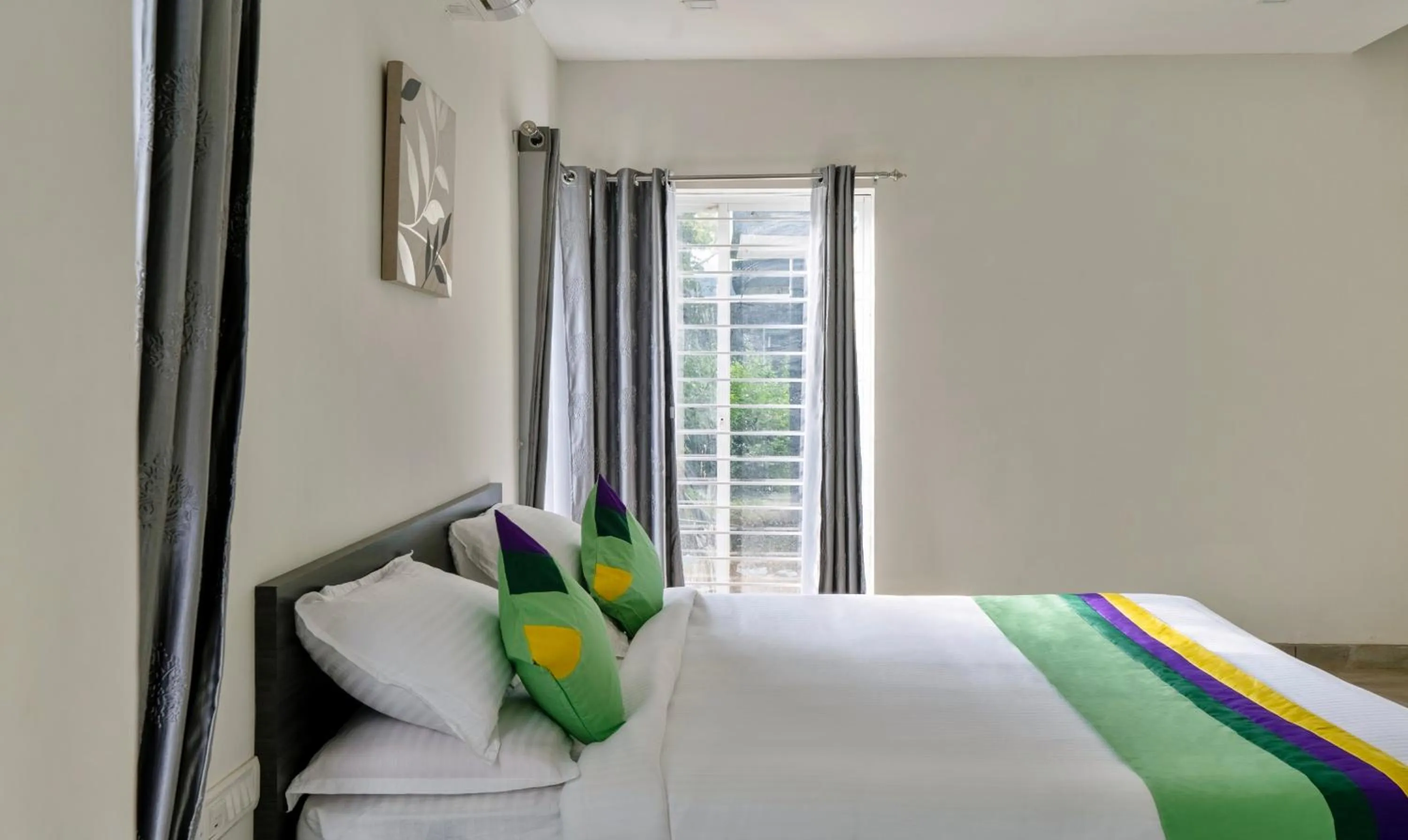 Bed in Treebo Midvalley Residence