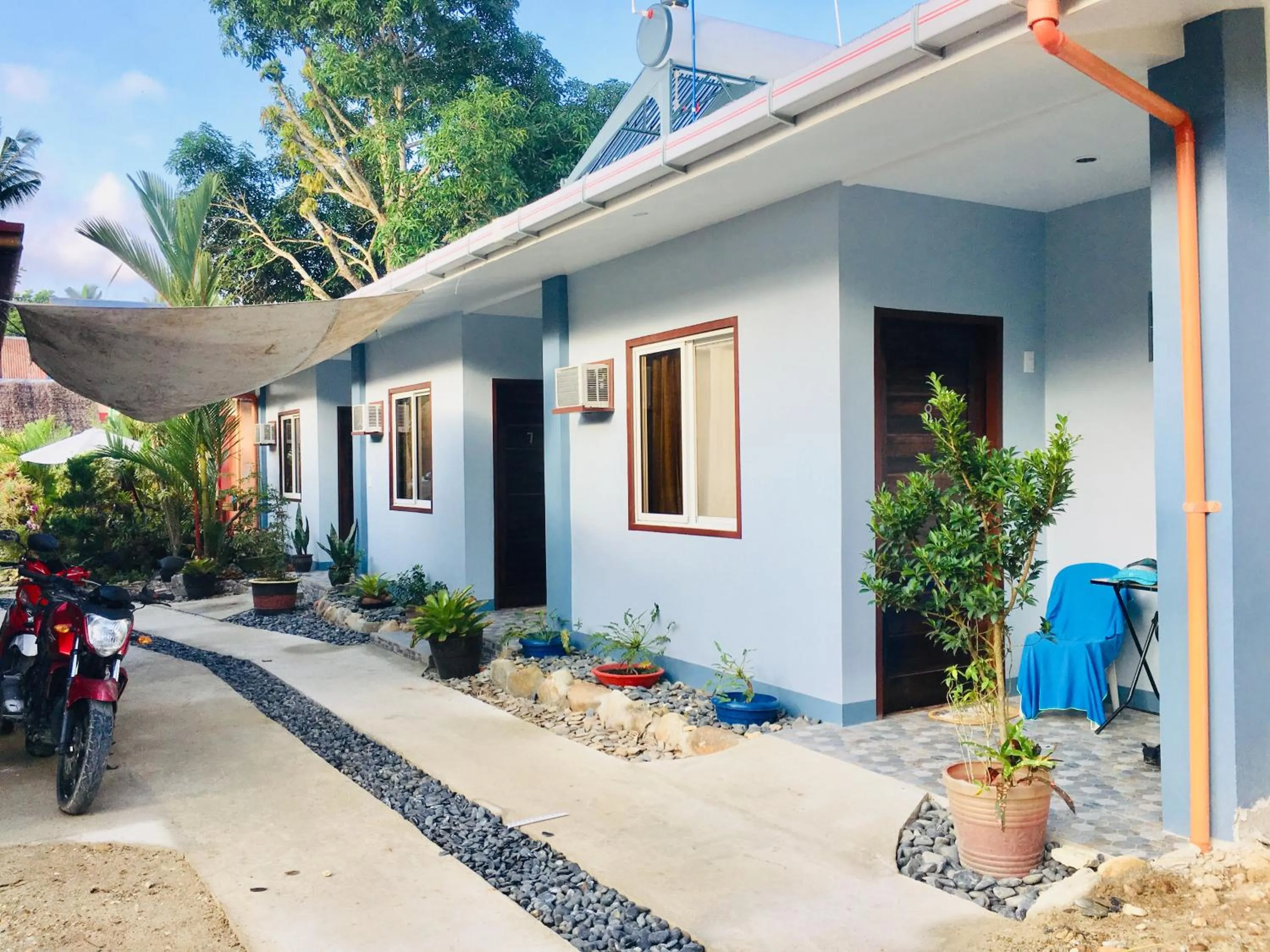 Property building in Pisces Tourist Inn - Port Barton