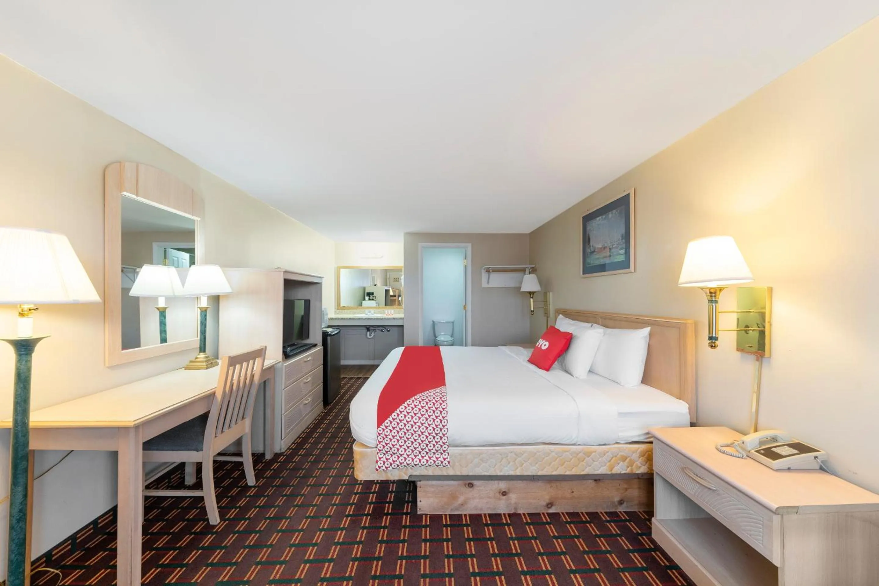 Bedroom, Bed in OYO Hotel Starlite Seneca Falls