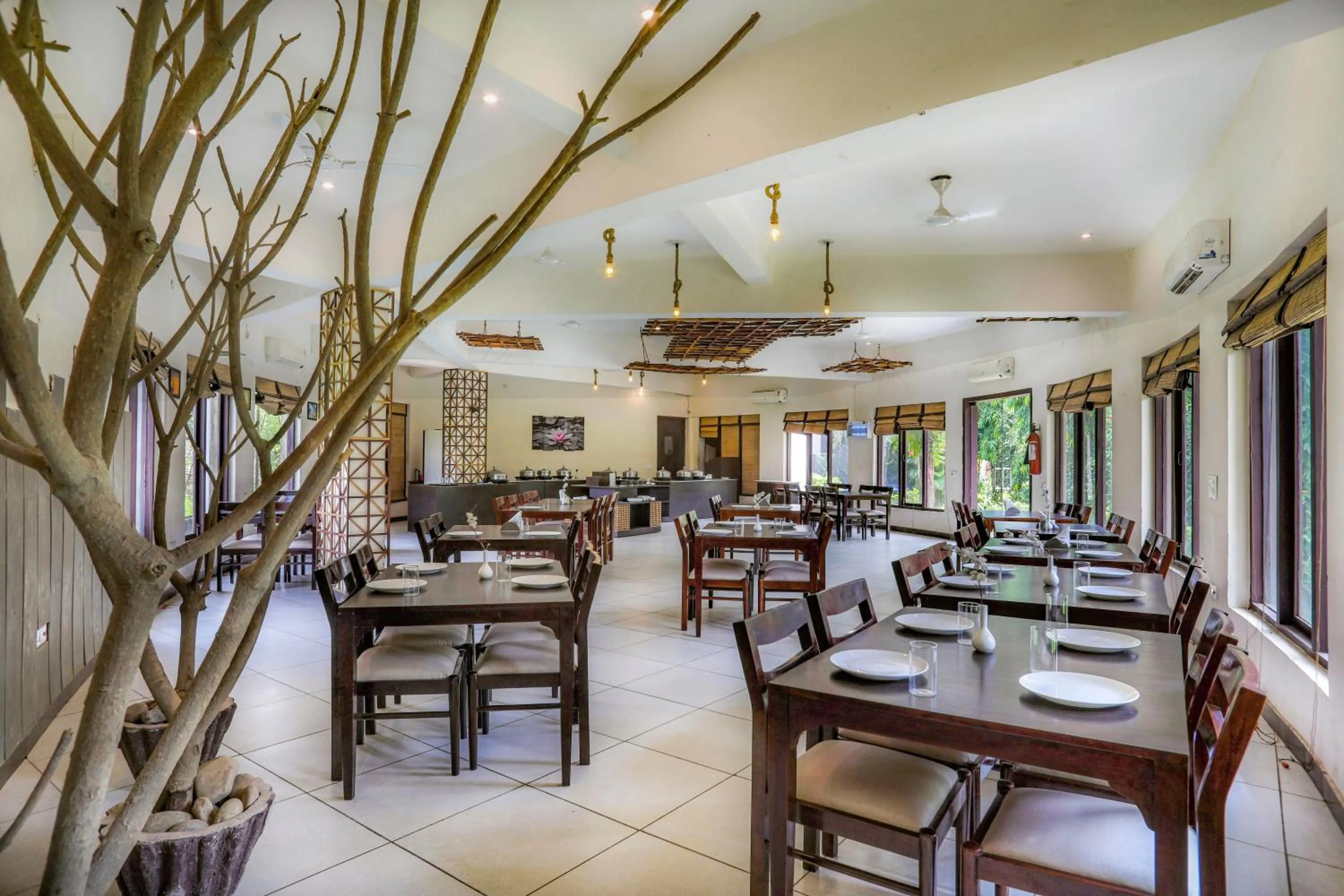 Restaurant/places to eat in Corbett Panorama Resort