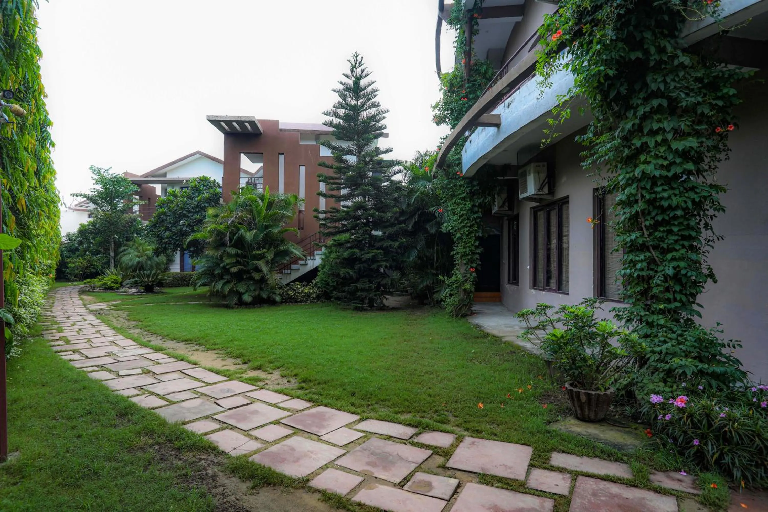 Garden in Corbett Panorama Resort