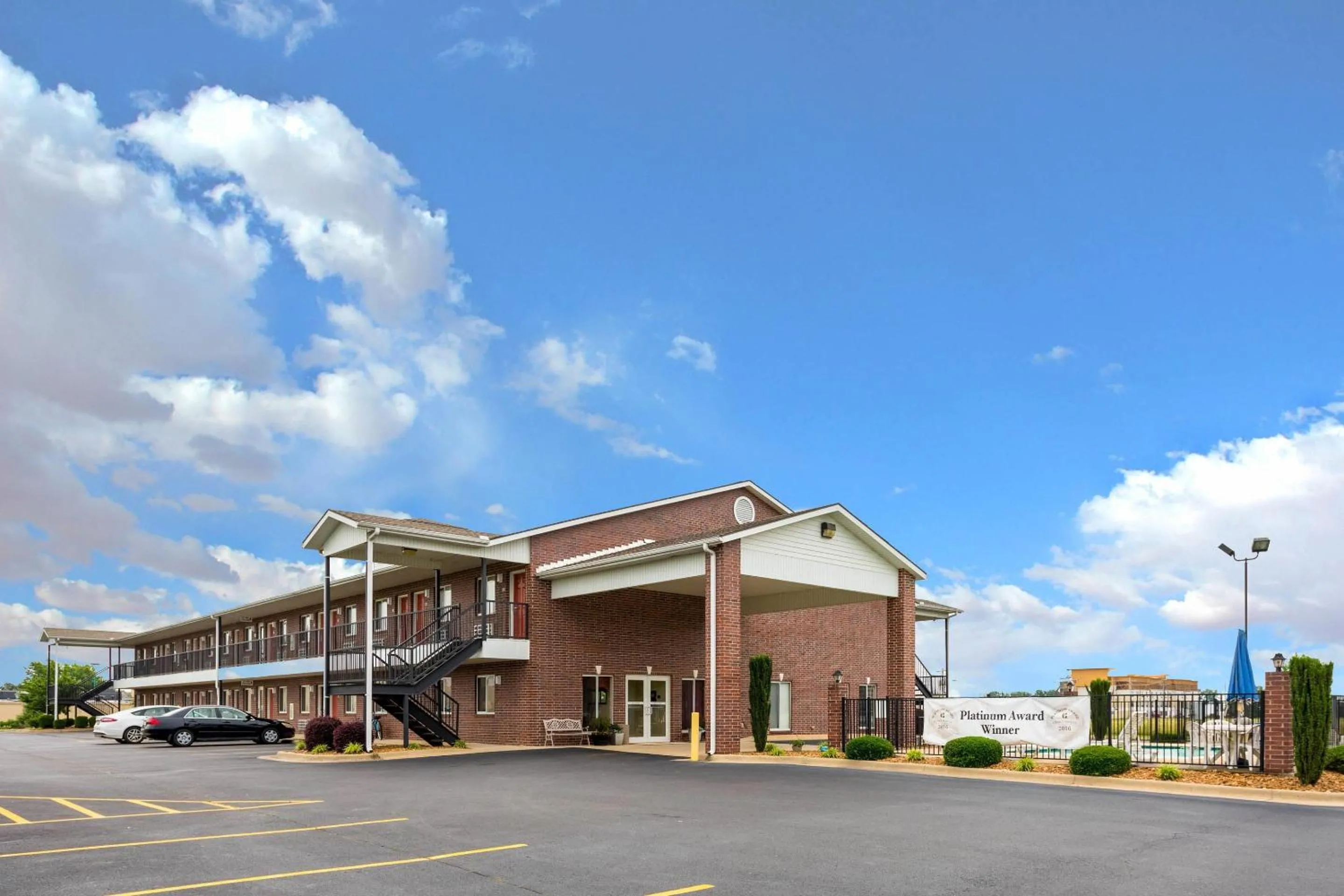 Property building in Econo Lodge Inn & Suites Searcy