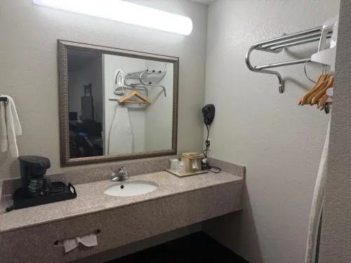 Econo Lodge Inn & Suites Searcy