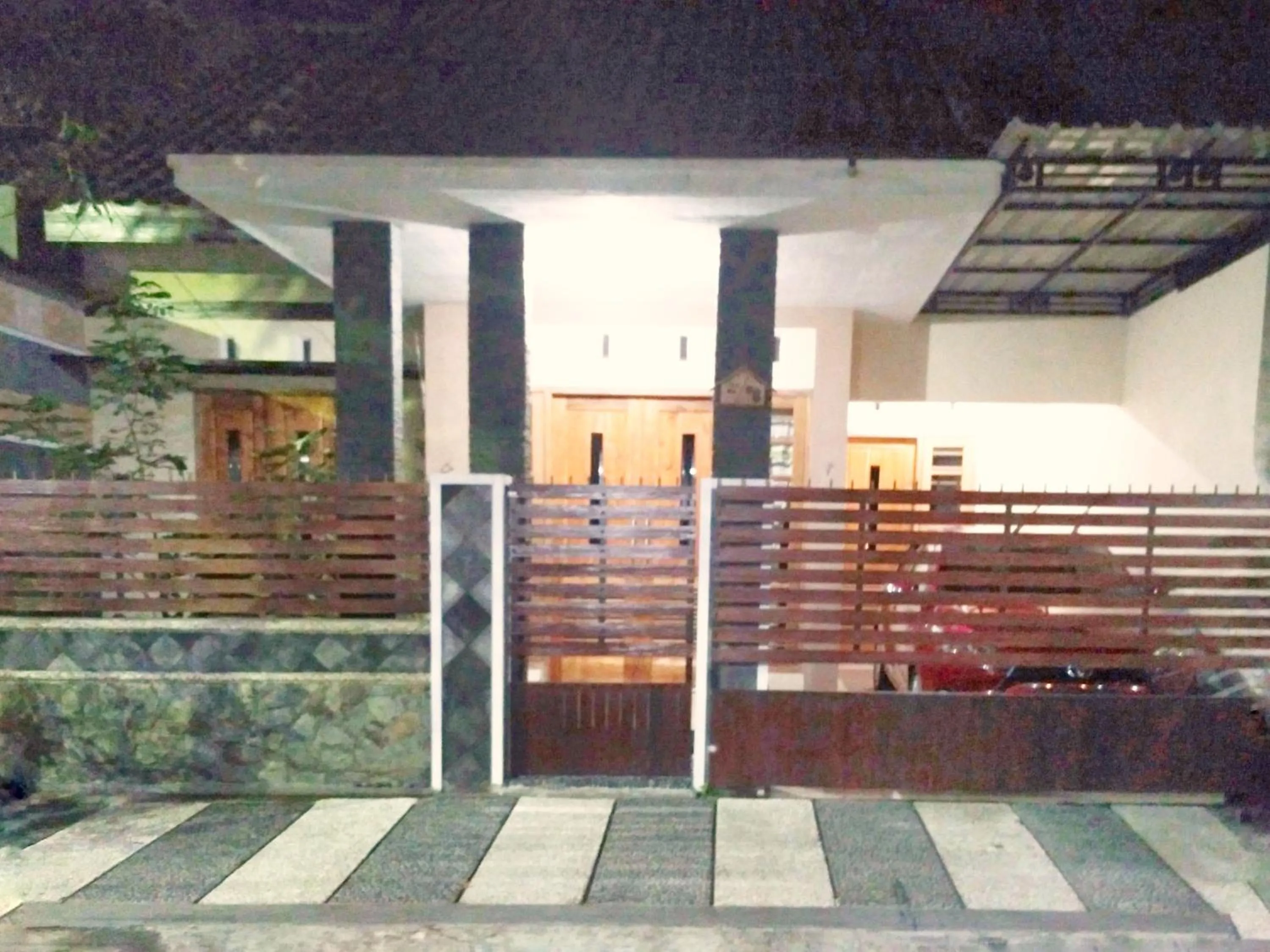 Three-Bedroom House in Homestay Syariah Grahadi