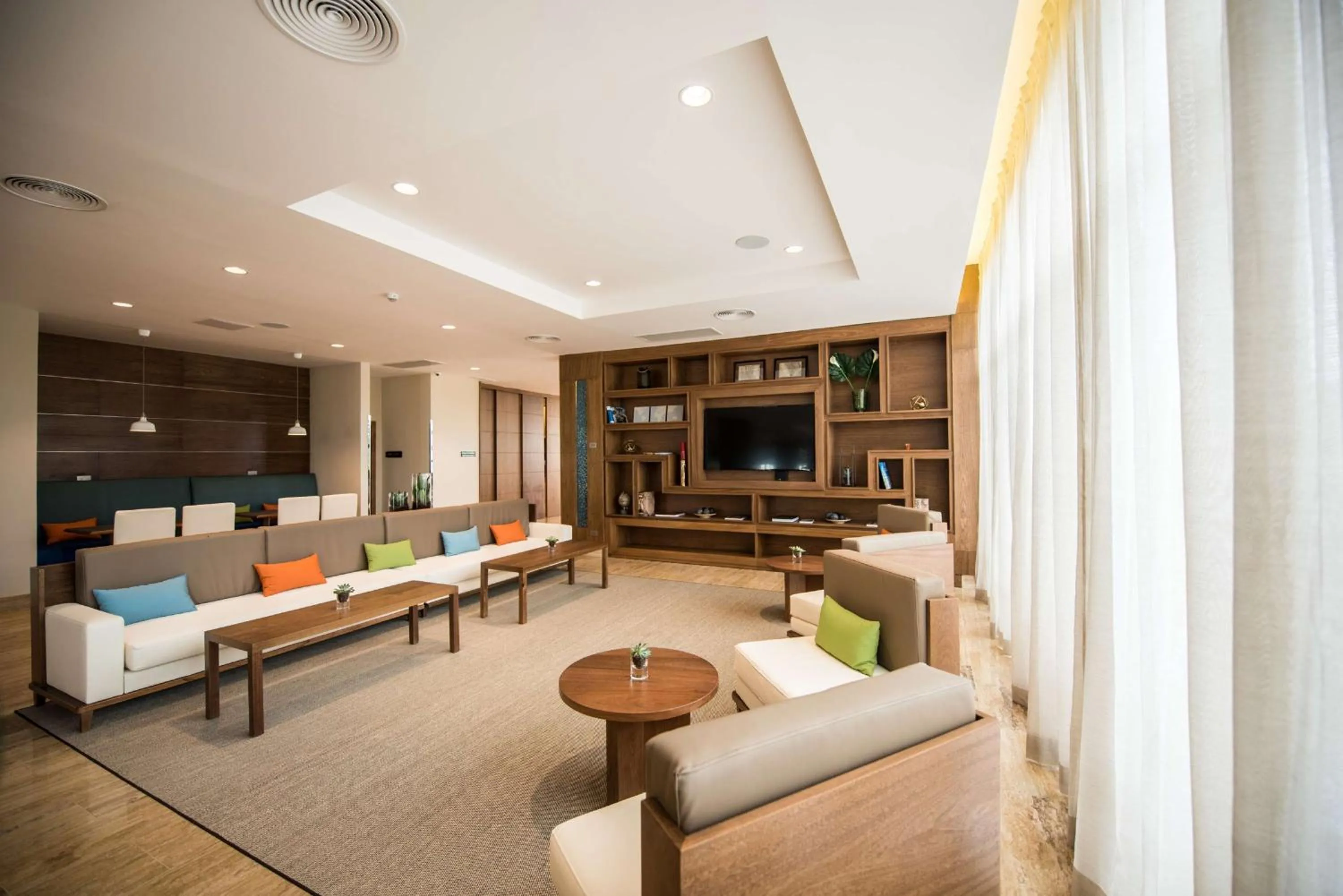 Lobby or reception in Hampton By Hilton Santo Domingo Airport