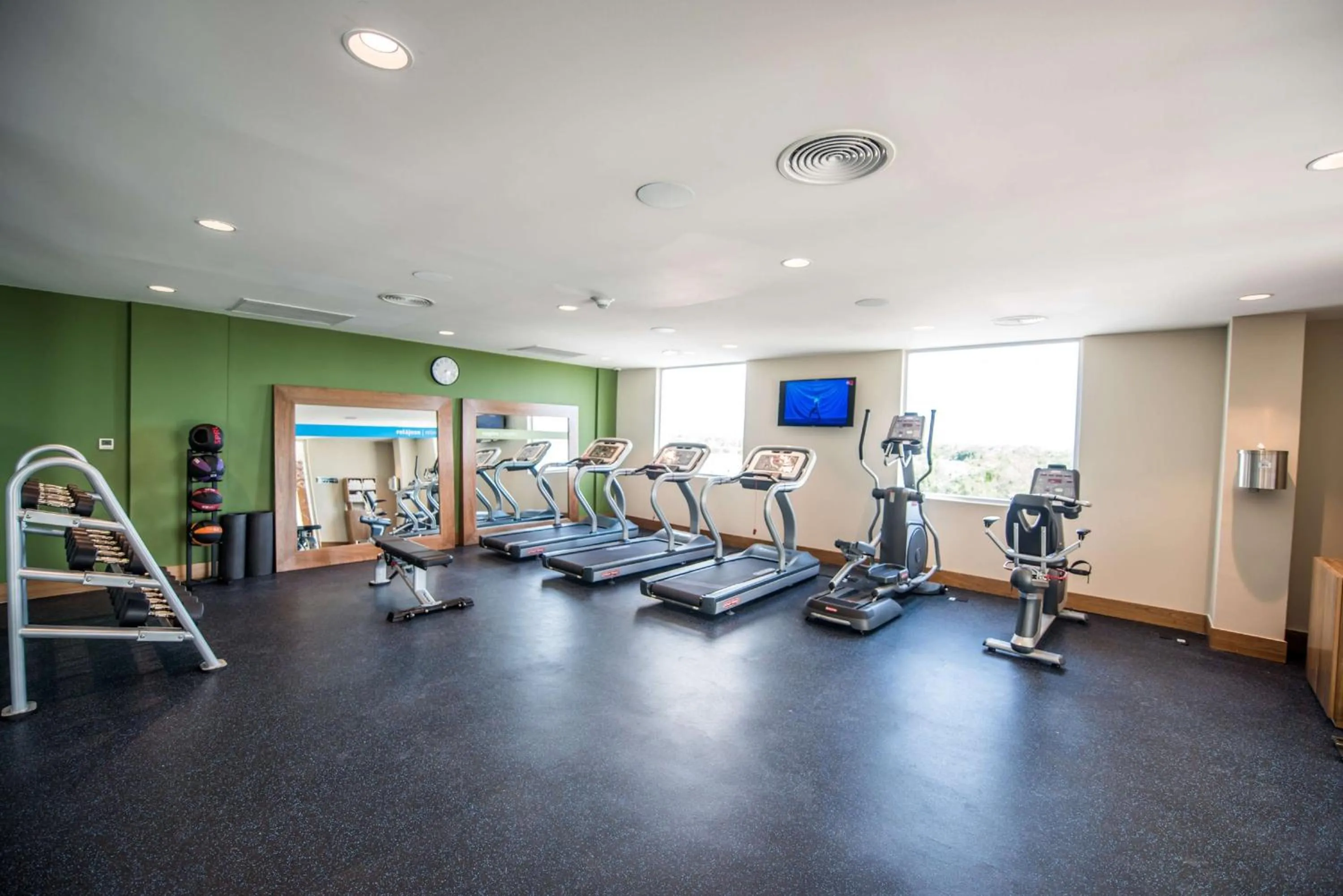 Fitness centre/facilities in Hampton By Hilton Santo Domingo Airport