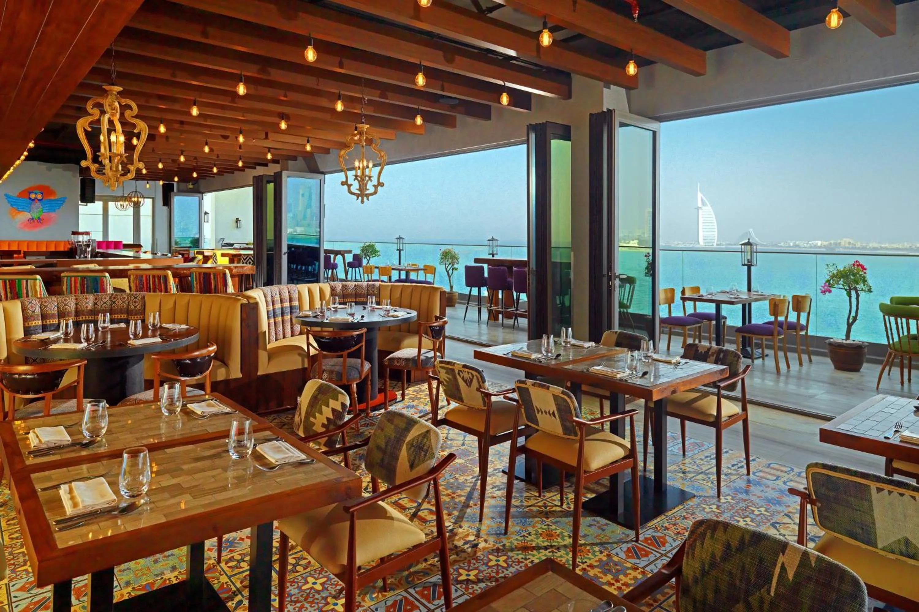 Lounge or bar in Aloft Palm Jumeirah