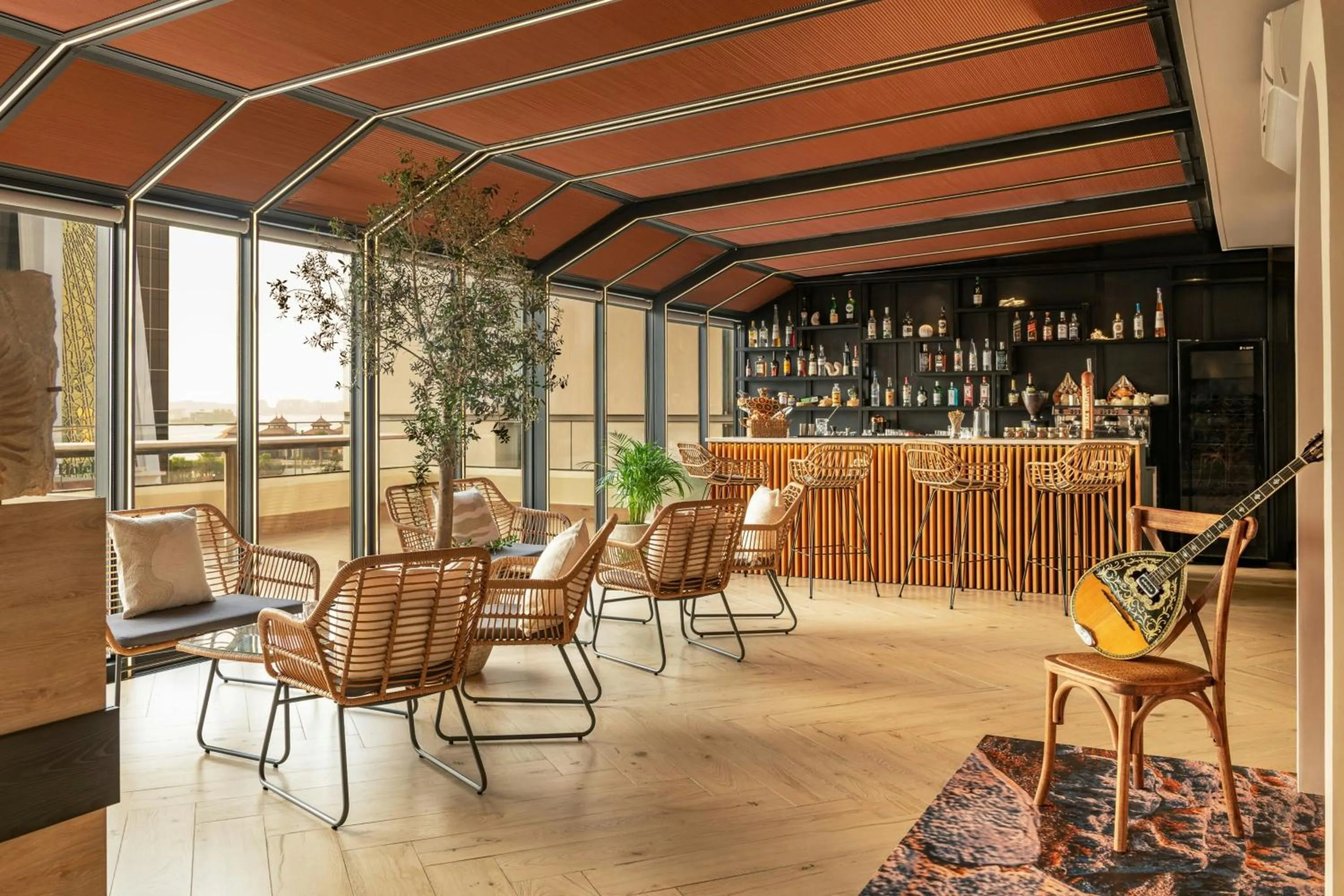 Lounge or bar in Aloft Palm Jumeirah