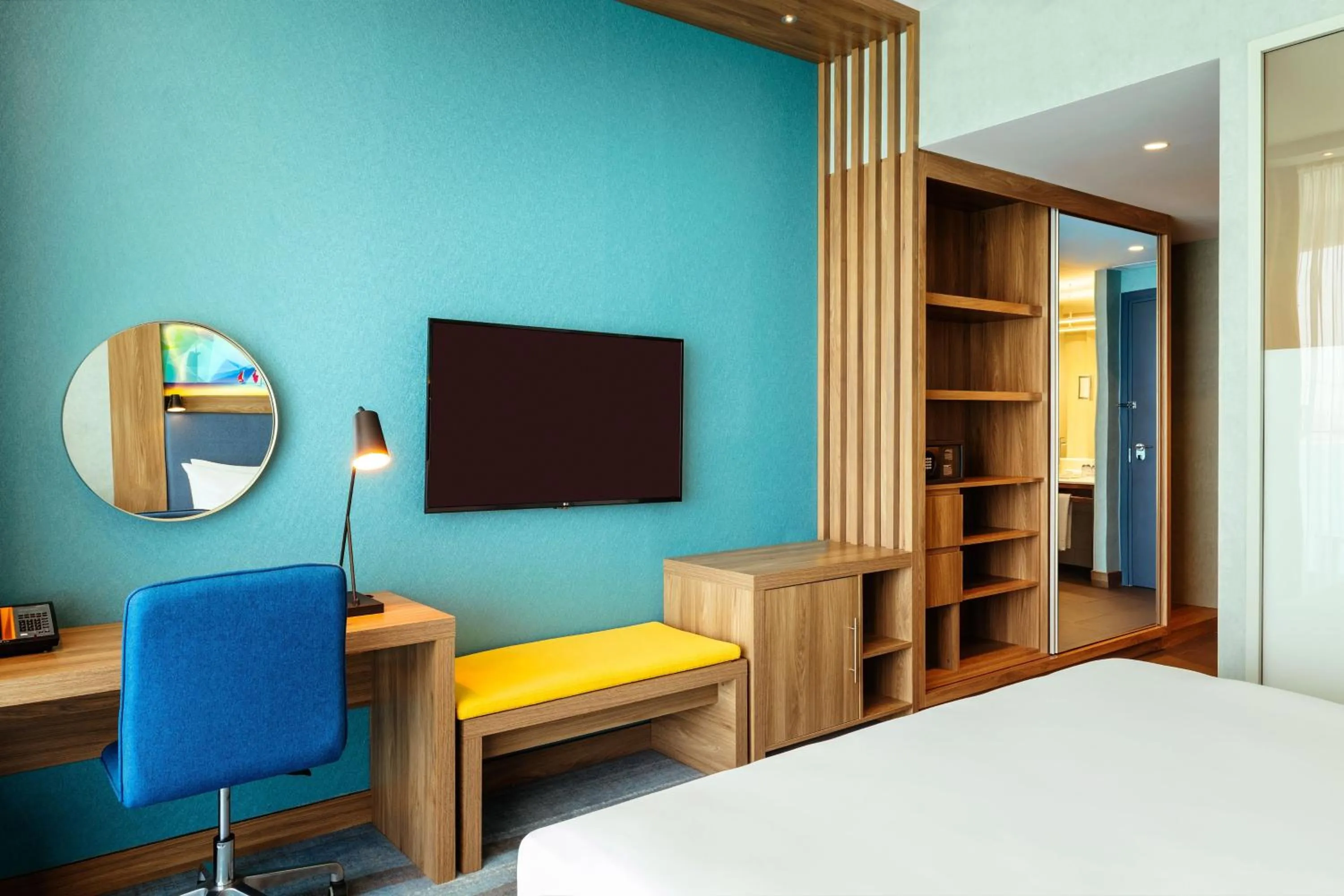 Photo of the whole room, Bed in Aloft Palm Jumeirah