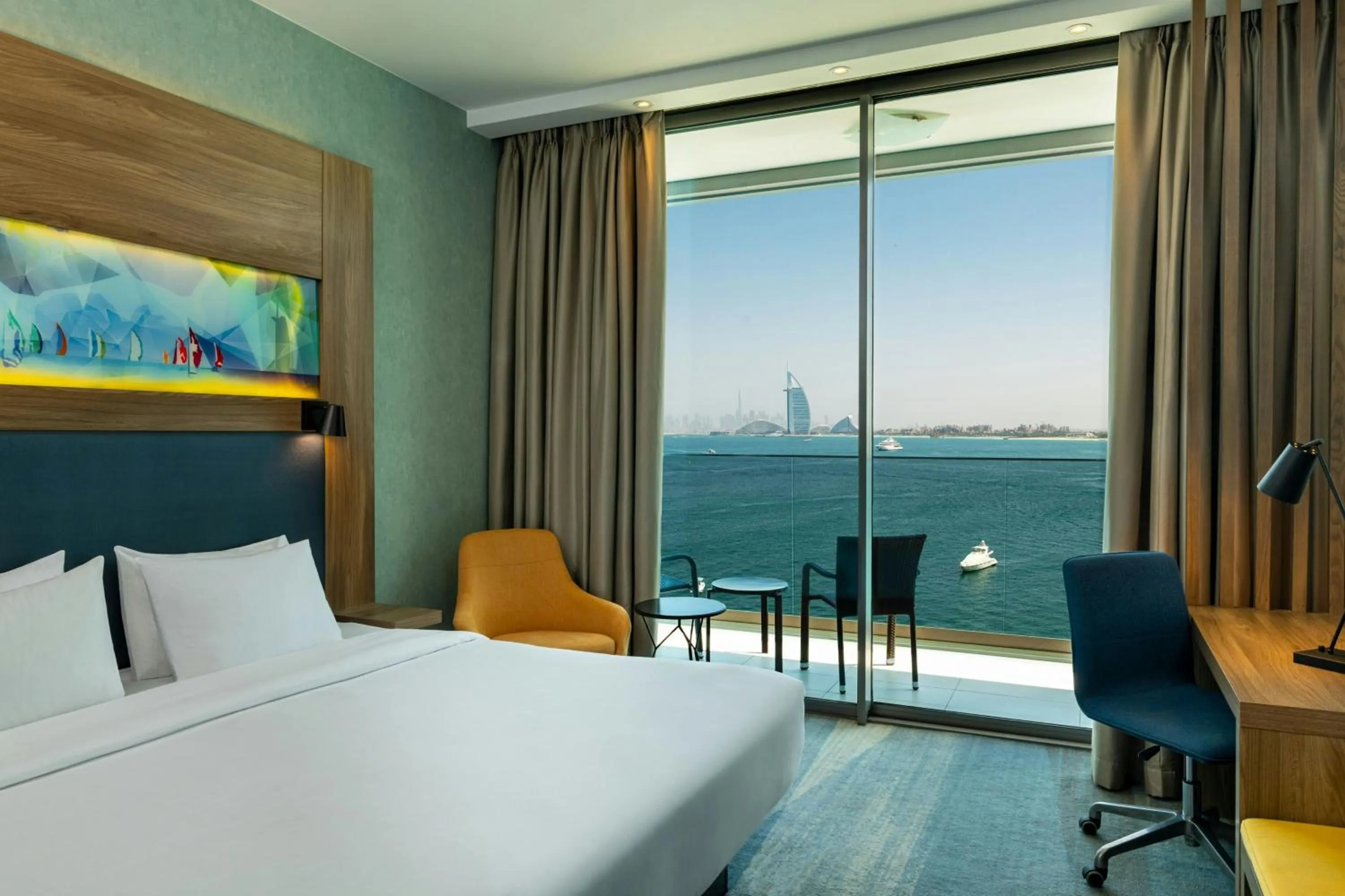 Photo of the whole room, Bed in Aloft Palm Jumeirah