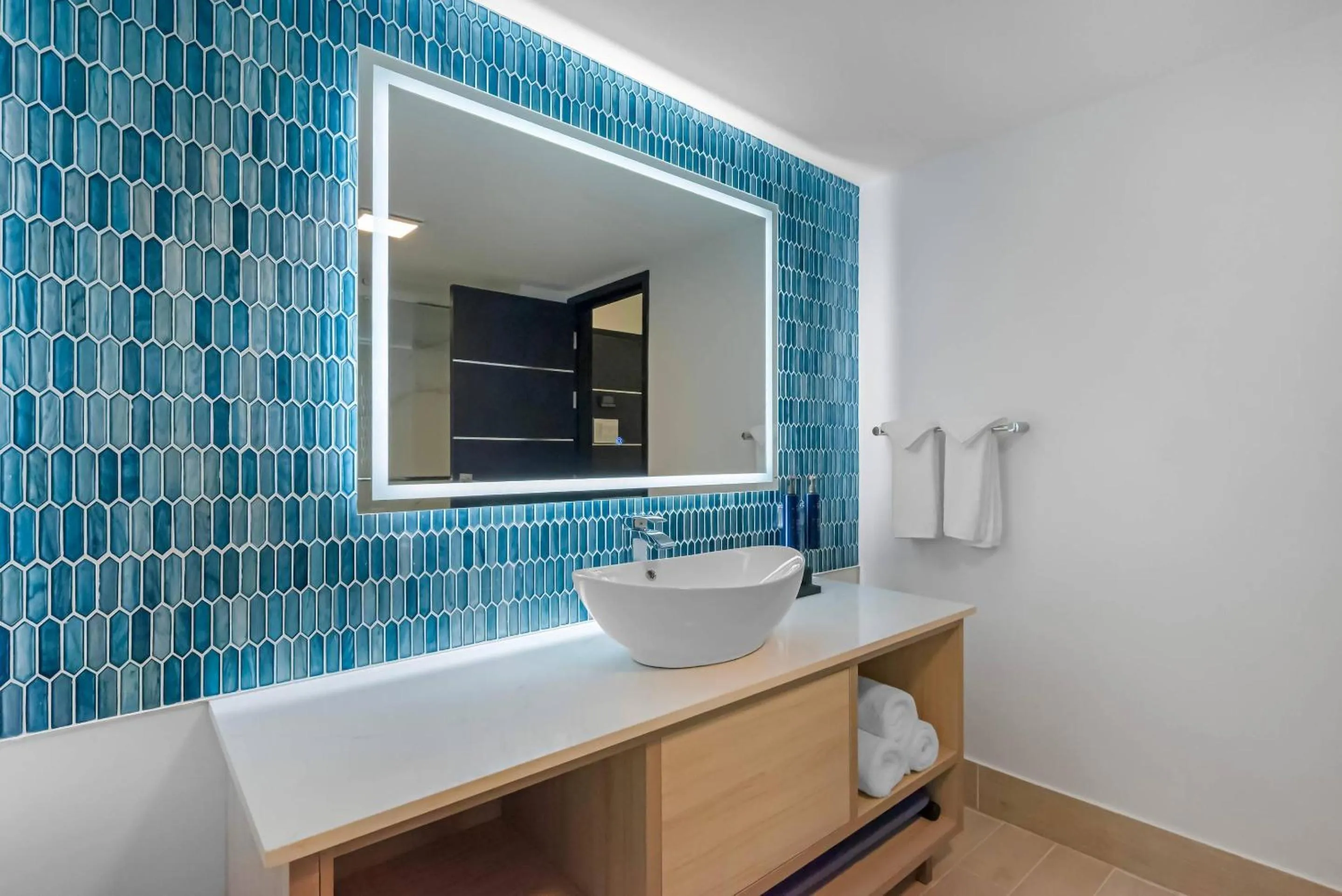 Bedroom in Blue - A Modern Hotel, an Ascend Collection Hotel