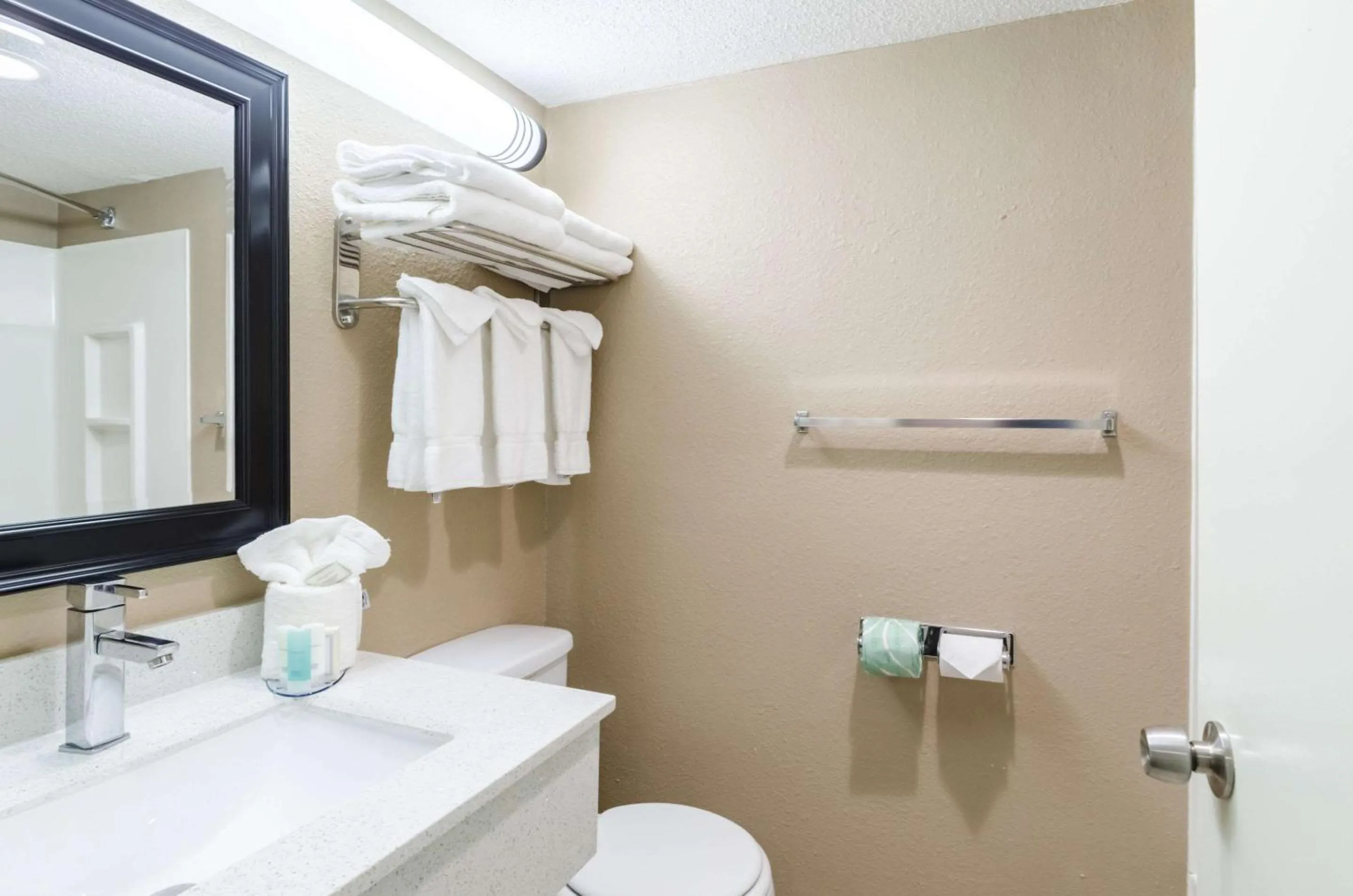 Photo of the whole room, Bathroom in Clarion Hotel Aqua Lagoon Waterpark