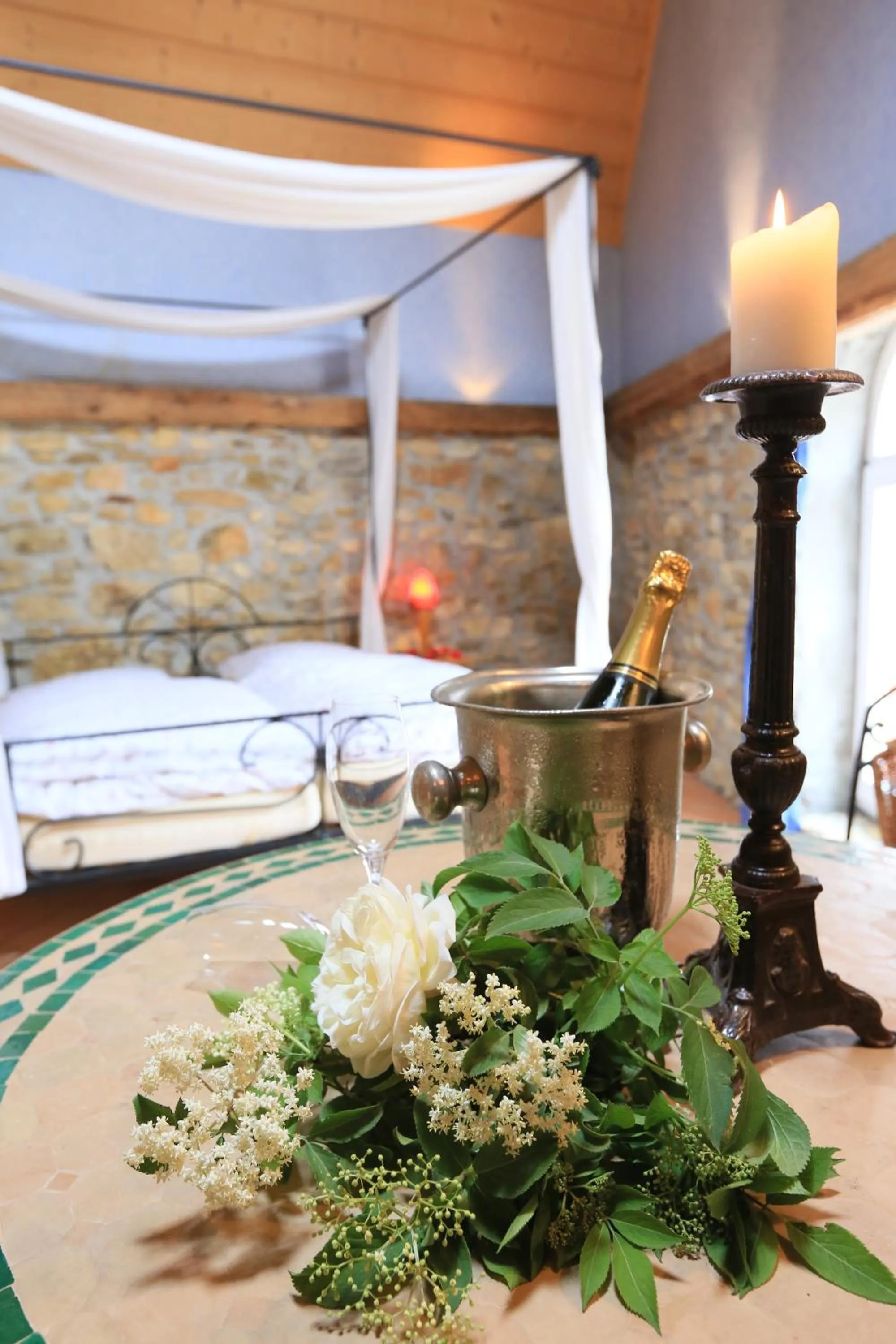 Bed in Hotel Weingewolbe