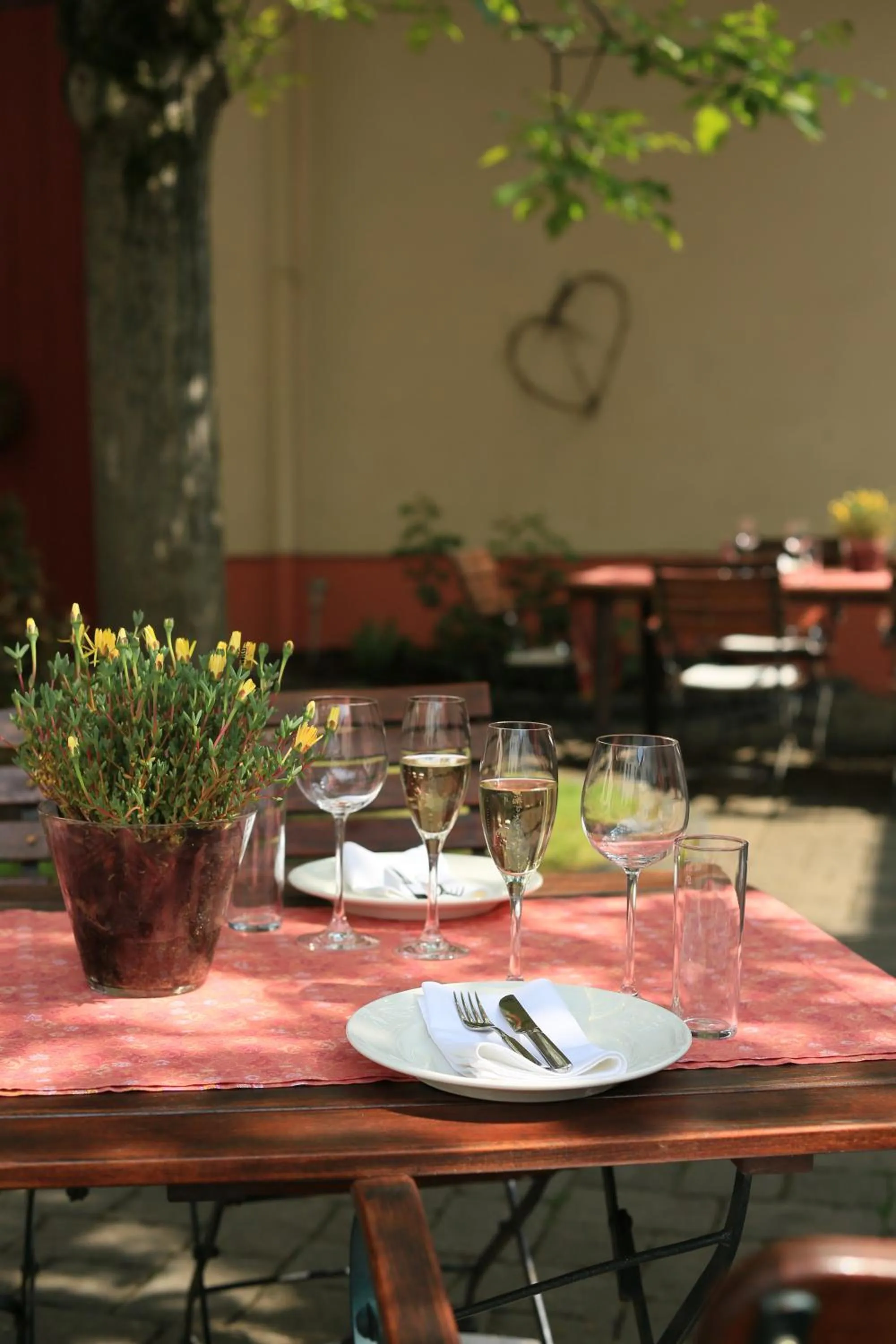 Garden view in Hotel Weingewolbe