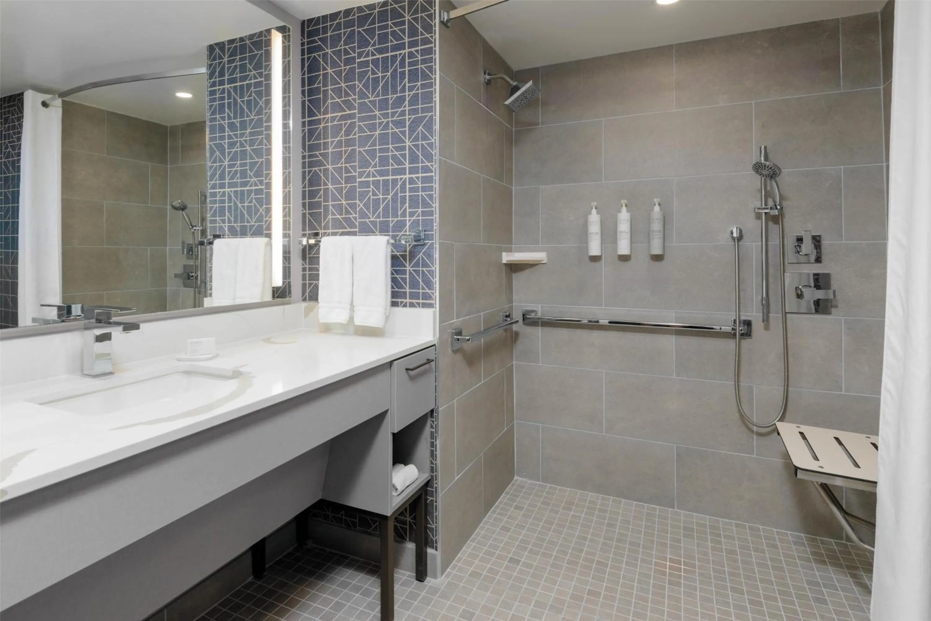 Bathroom in Homewood Suites by Hilton Orlando-UCF Area