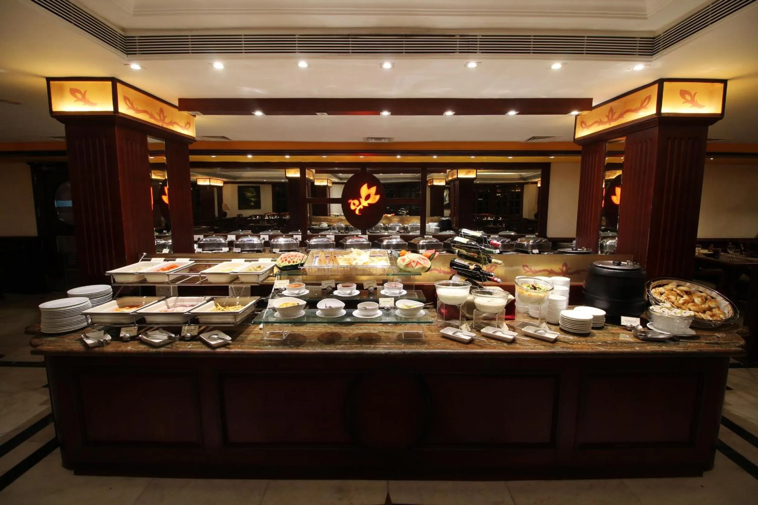 Restaurant/places to eat in The South Park Hotel