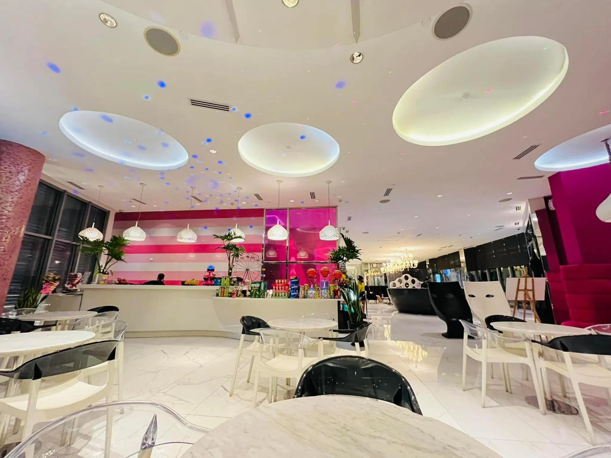 Restaurant/places to eat in Holiday Escape Philippines