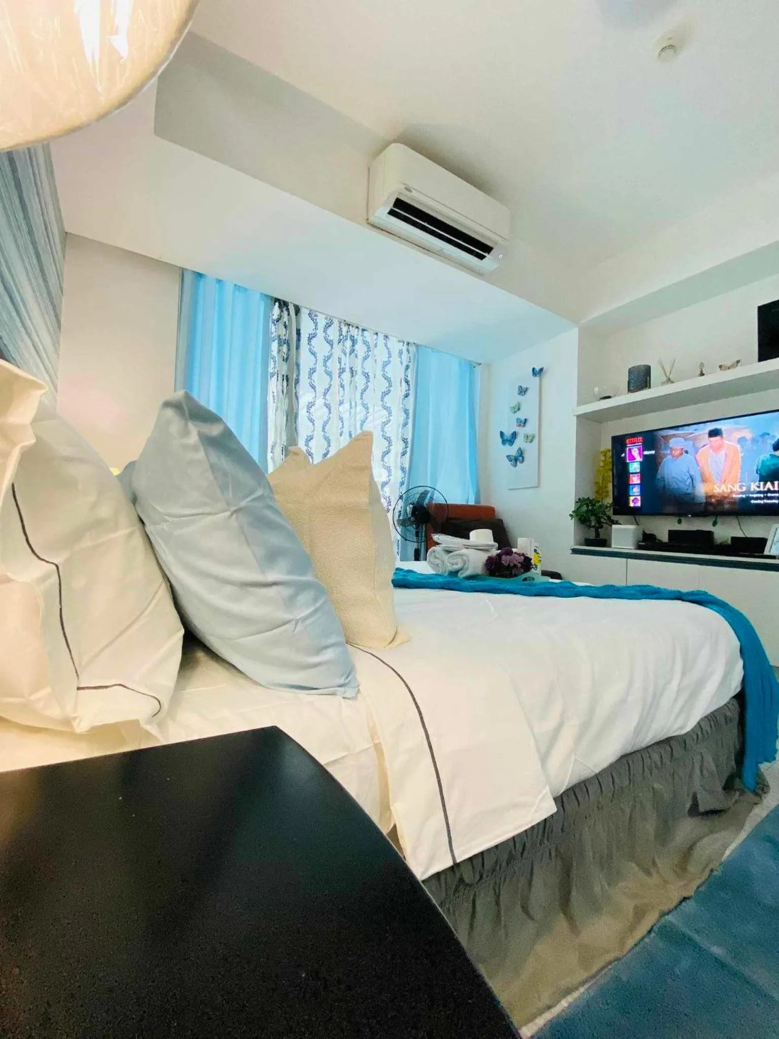 Bed in Holiday Escape Philippines