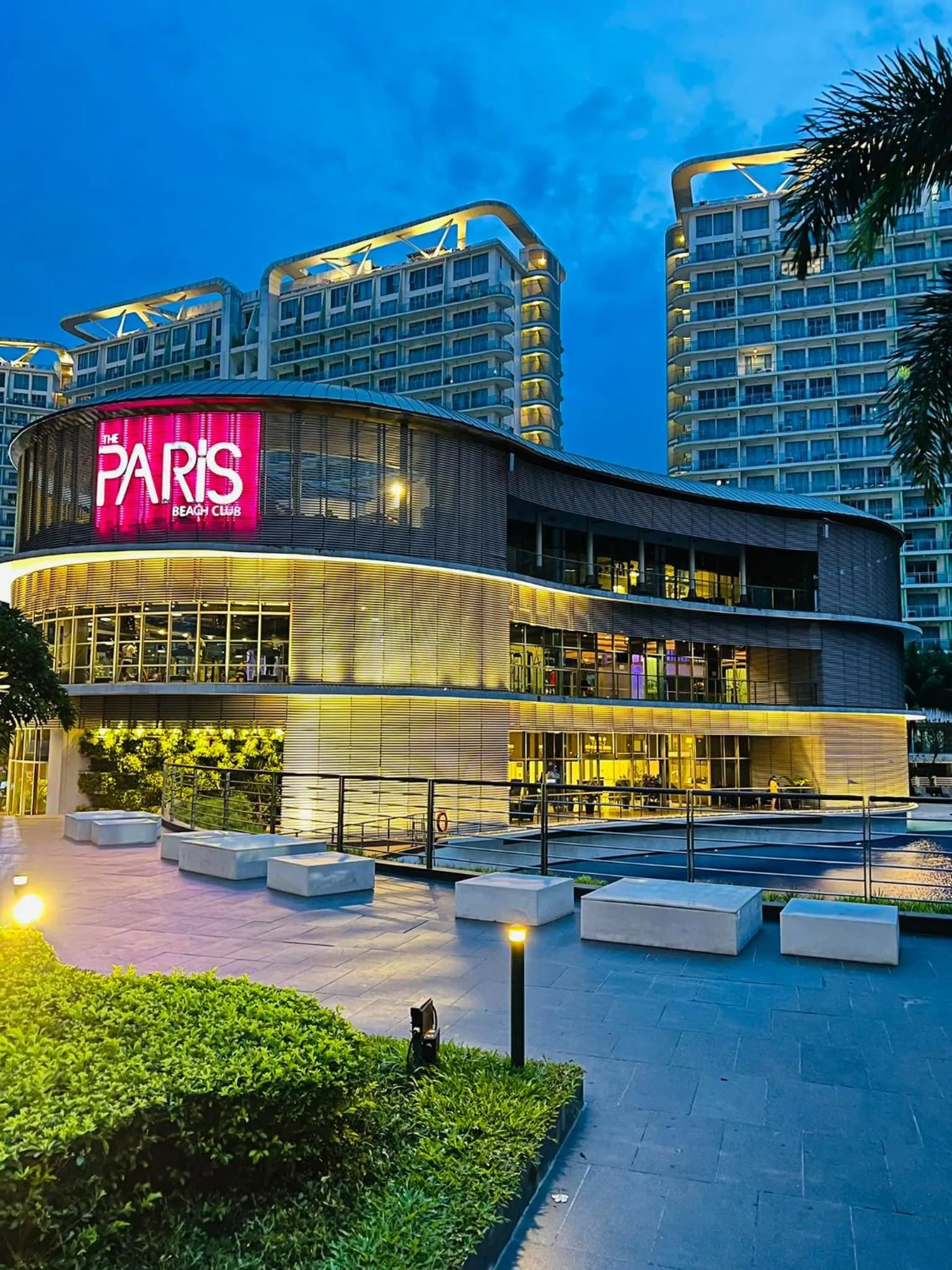 Restaurant/places to eat in Holiday Escape Philippines