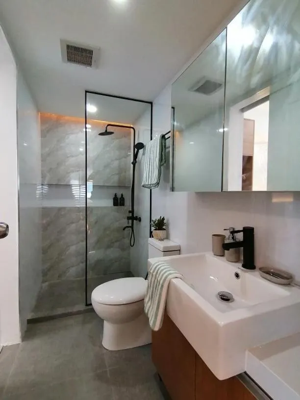 Toilet in Holiday Escape Philippines