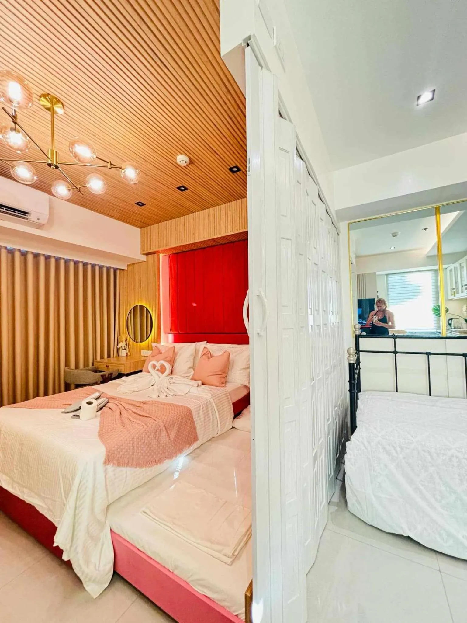 Bed in Holiday Escape Philippines