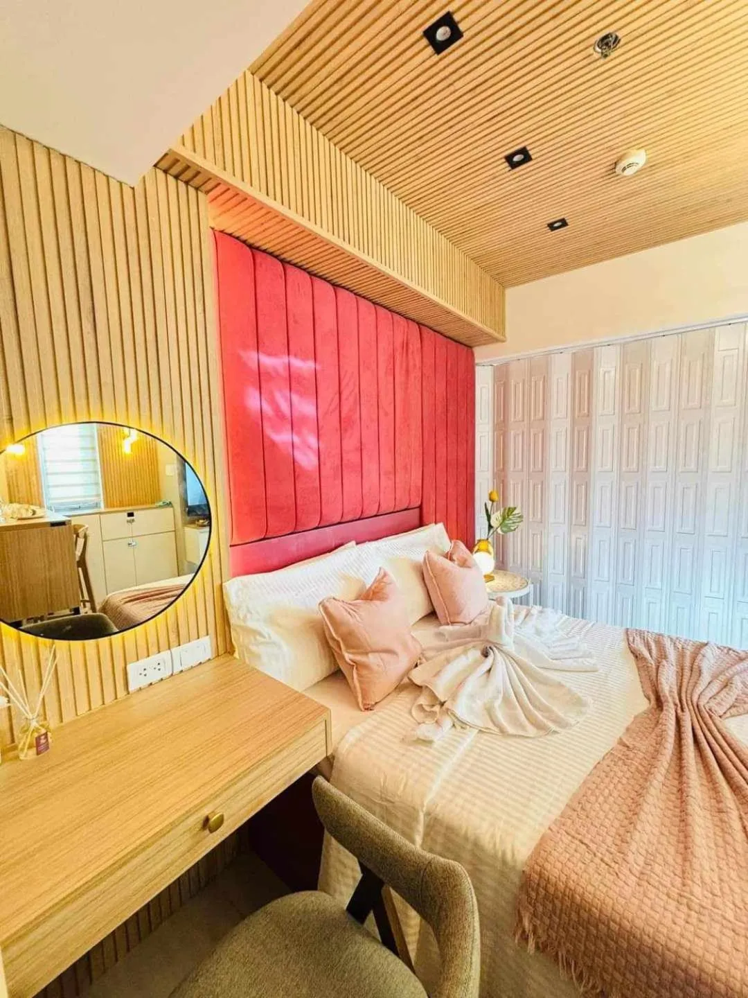 Bed in Holiday Escape Philippines