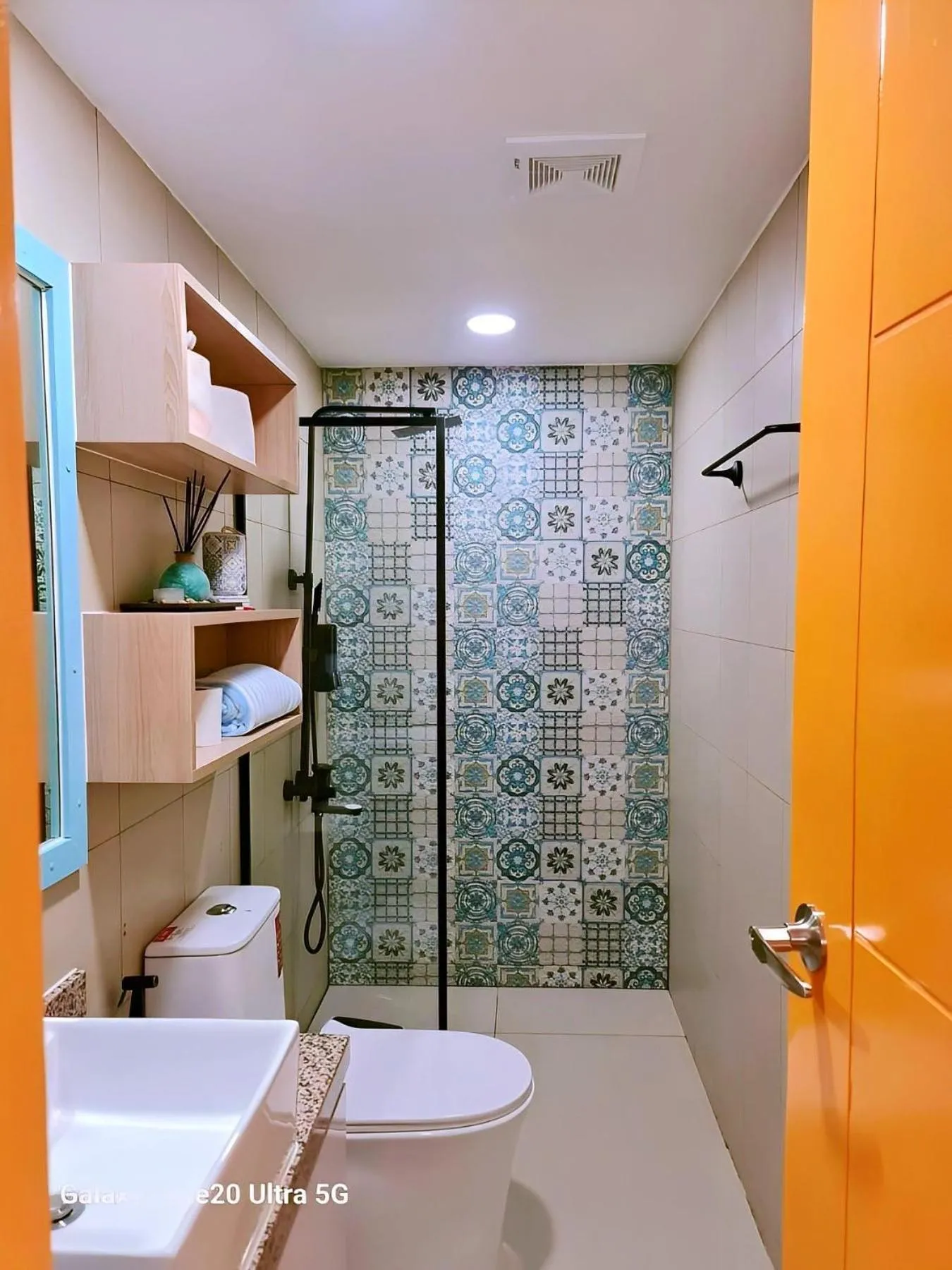 Shower in Holiday Escape Philippines