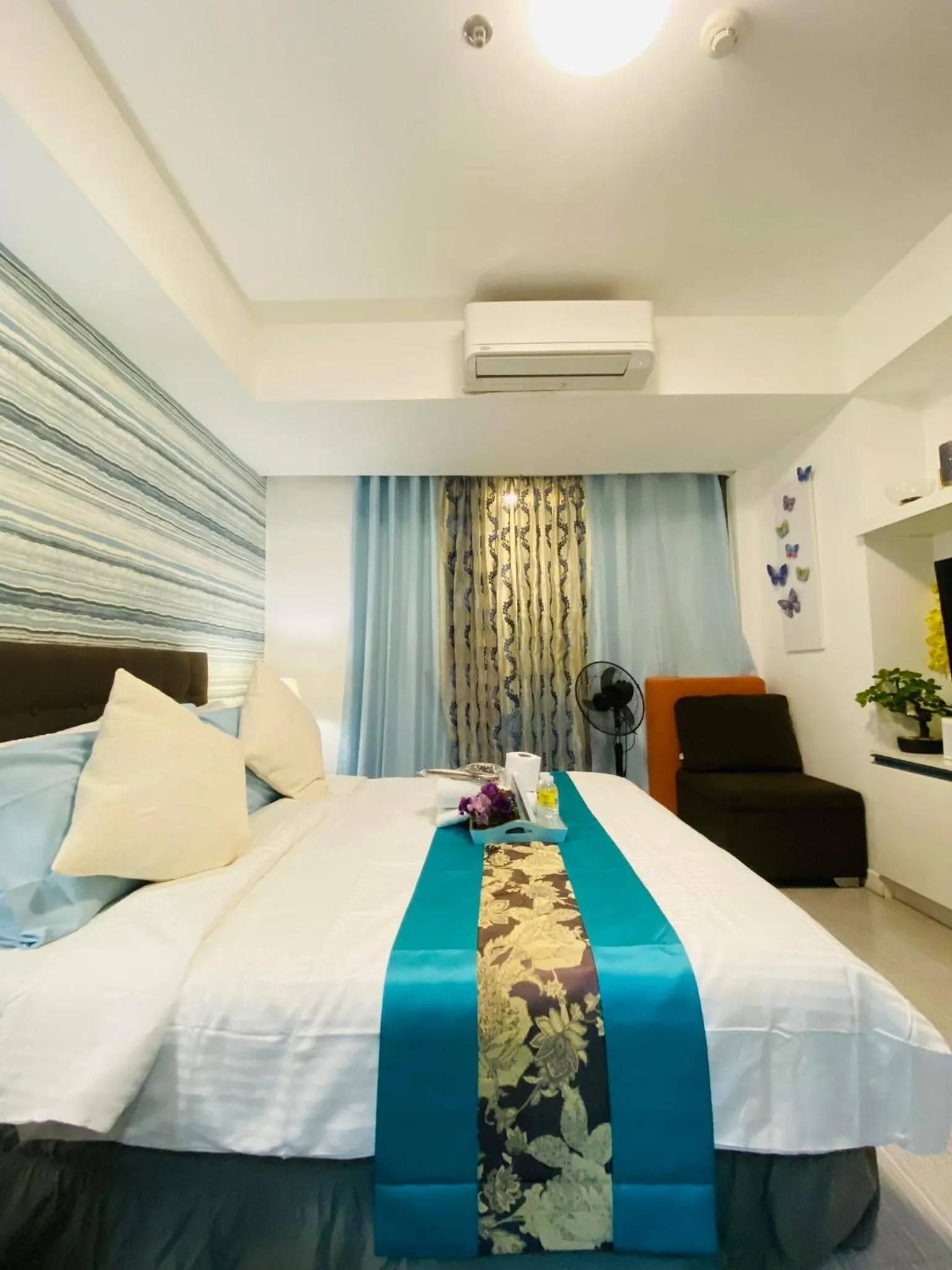 Bed in Holiday Escape Philippines