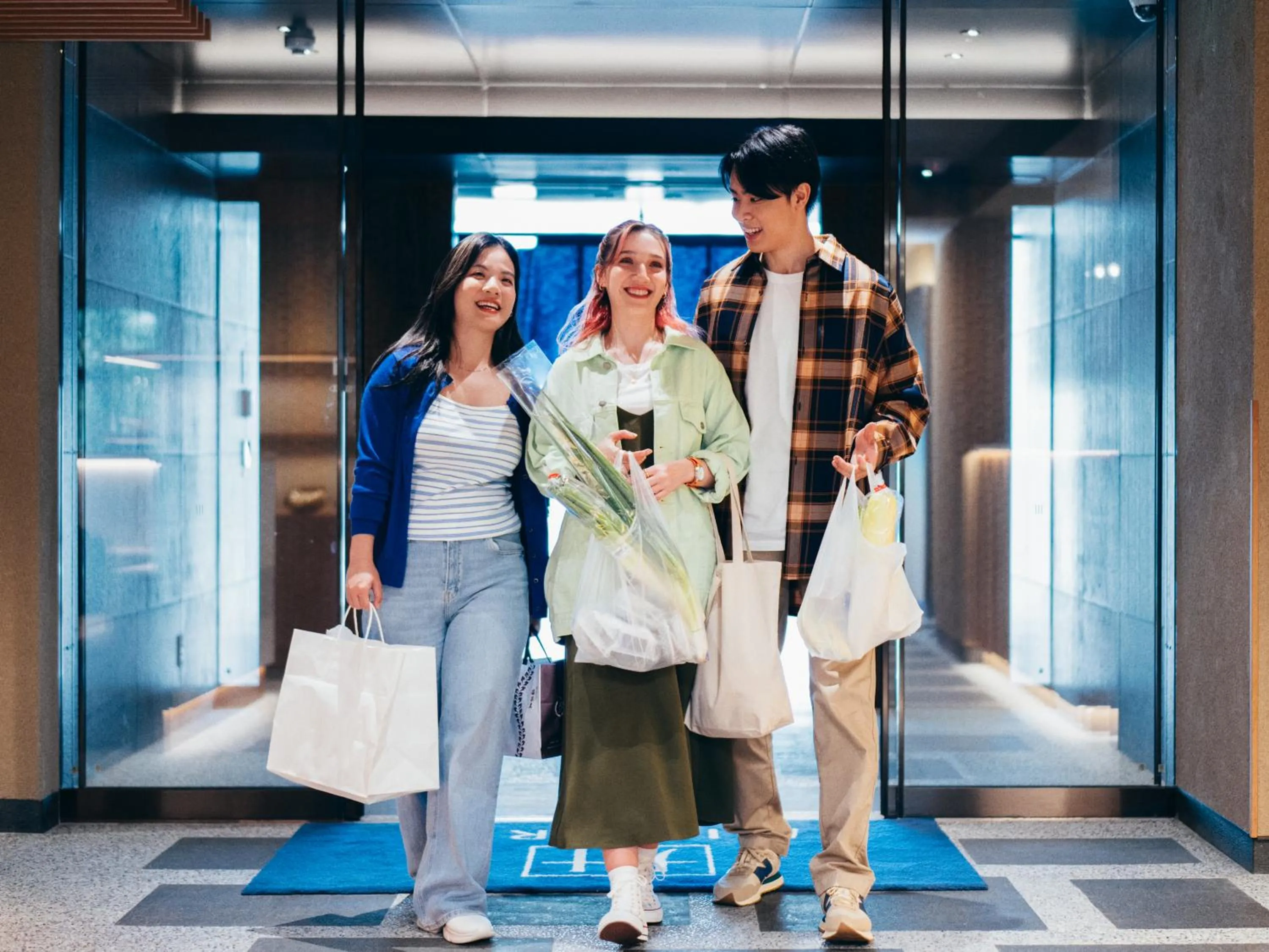 Guests in MIMARU Kyoto Nijo Castle