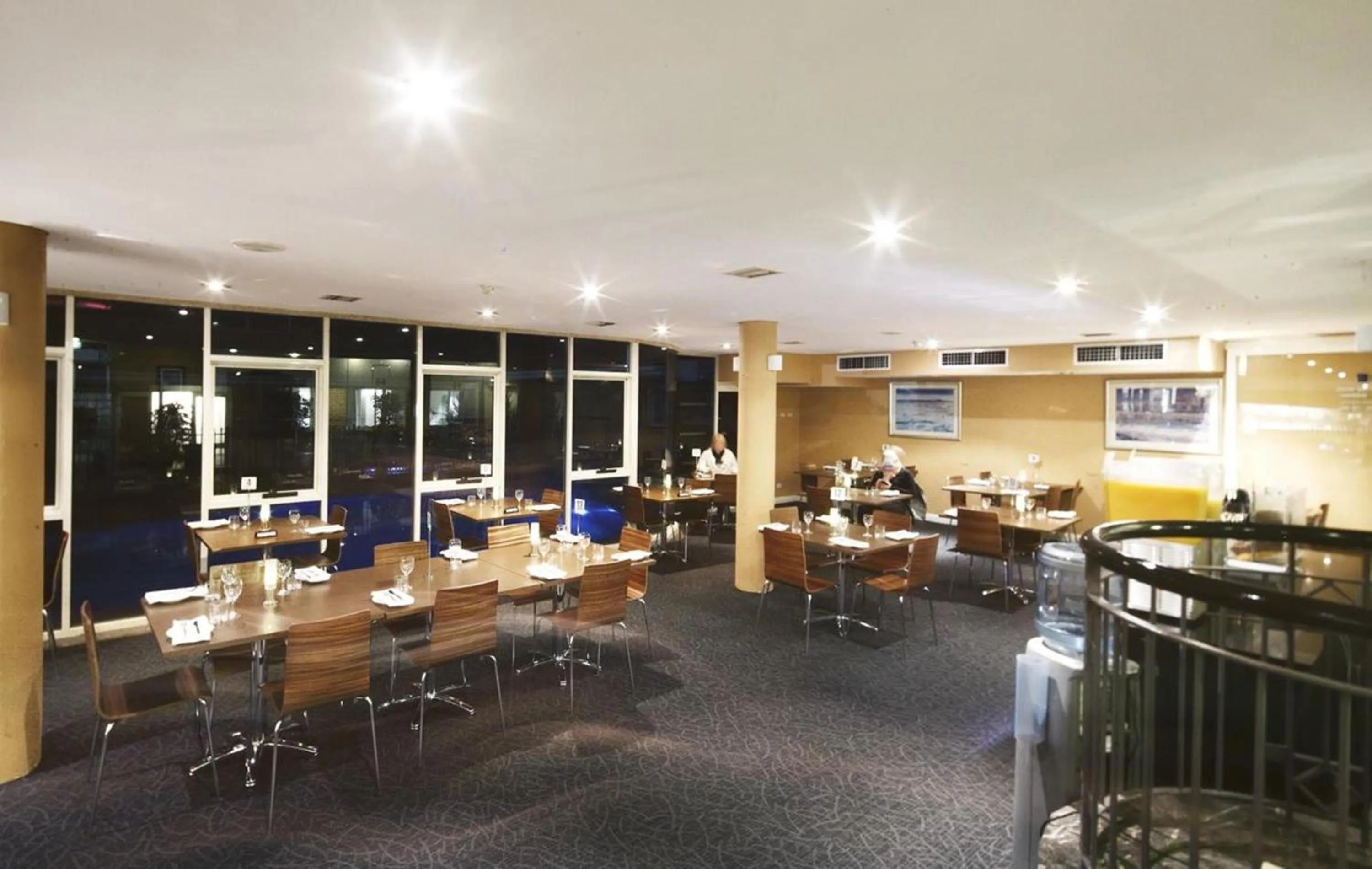 Restaurant/places to eat in ibis Styles Canberra