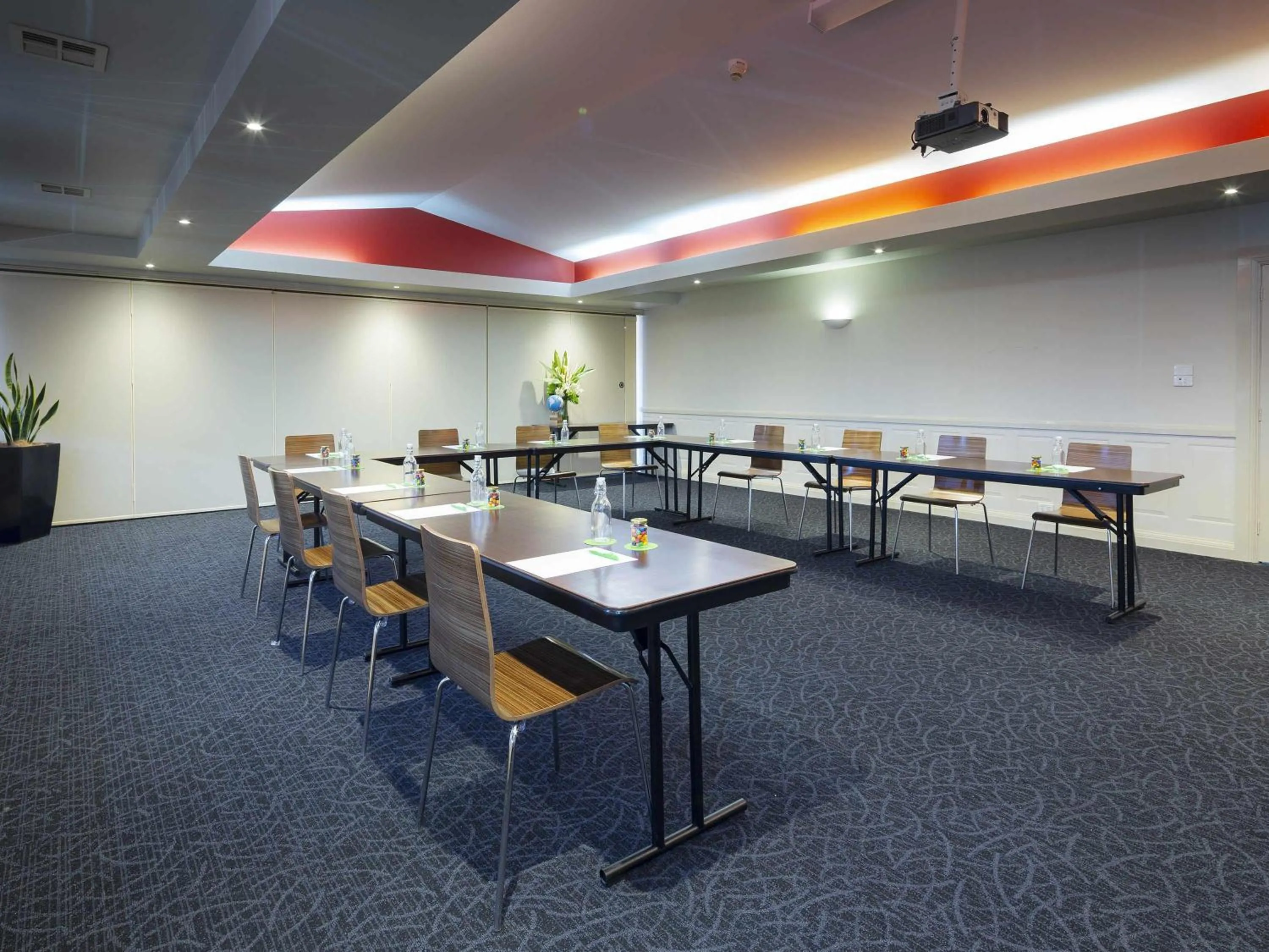 Meeting/conference room in ibis Styles Canberra