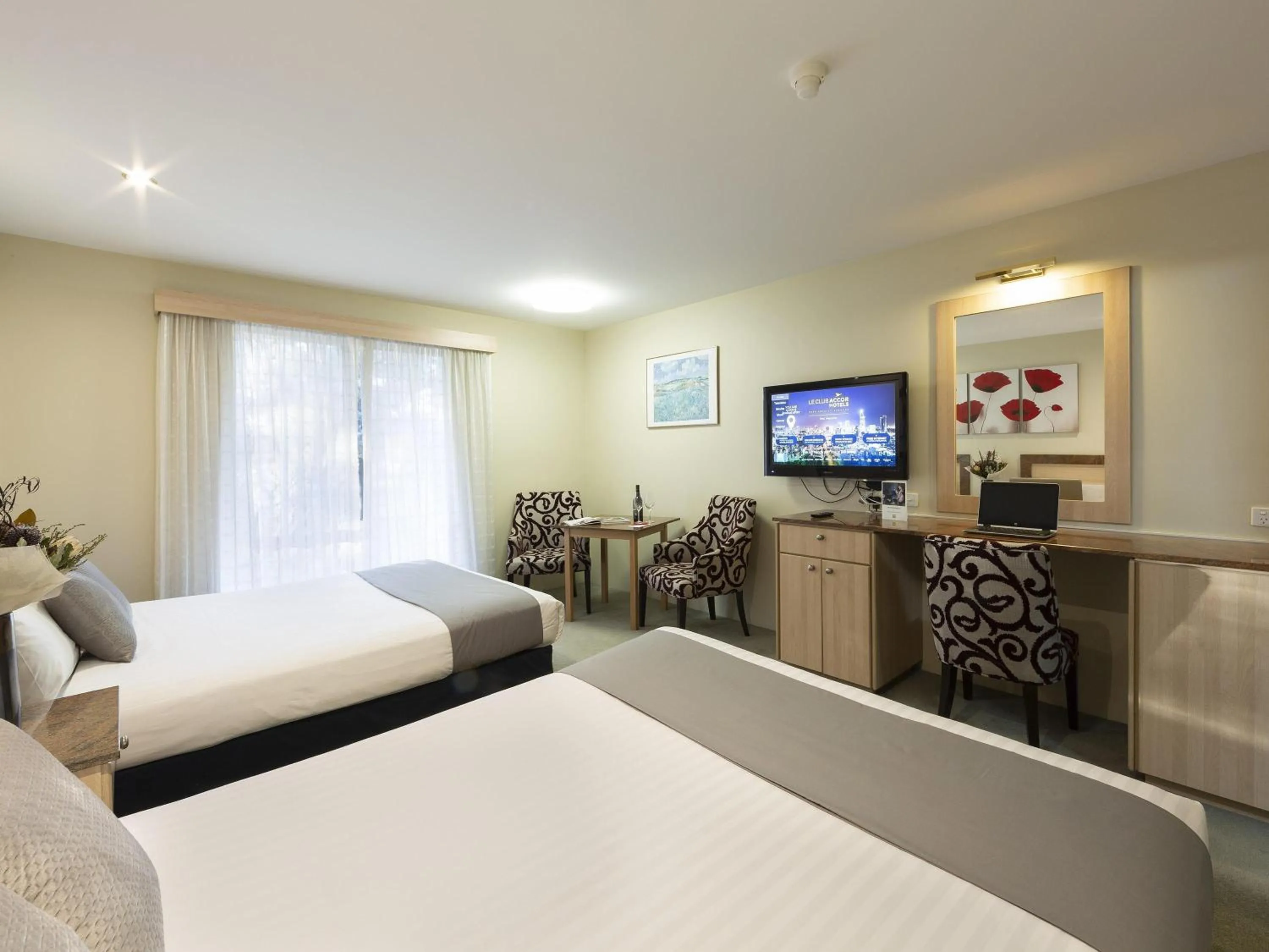 Bedroom, Bed in ibis Styles Canberra