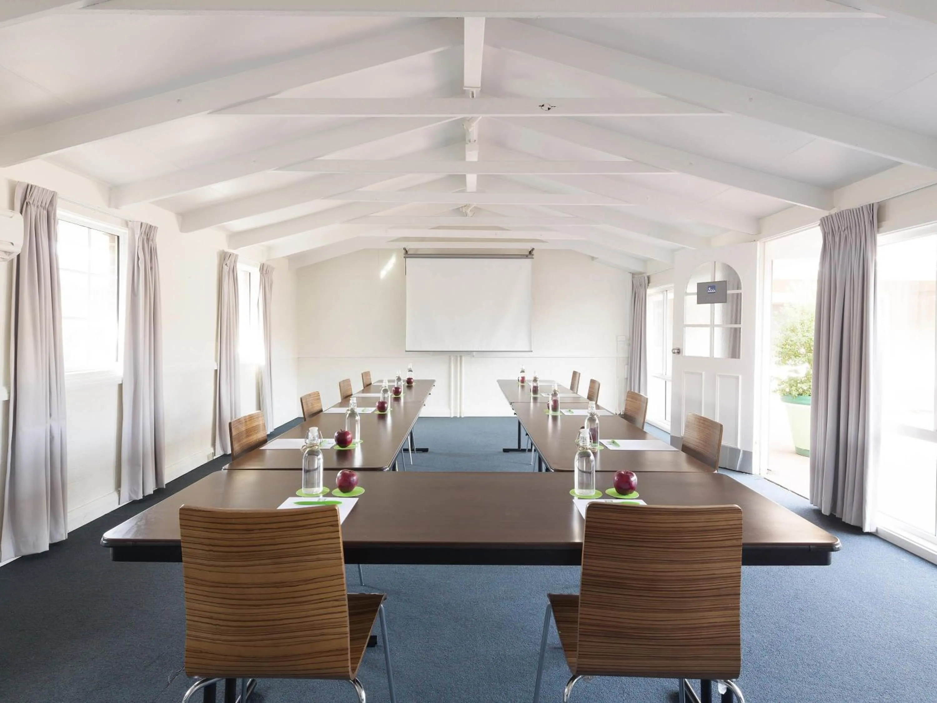 Meeting/conference room in ibis Styles Canberra