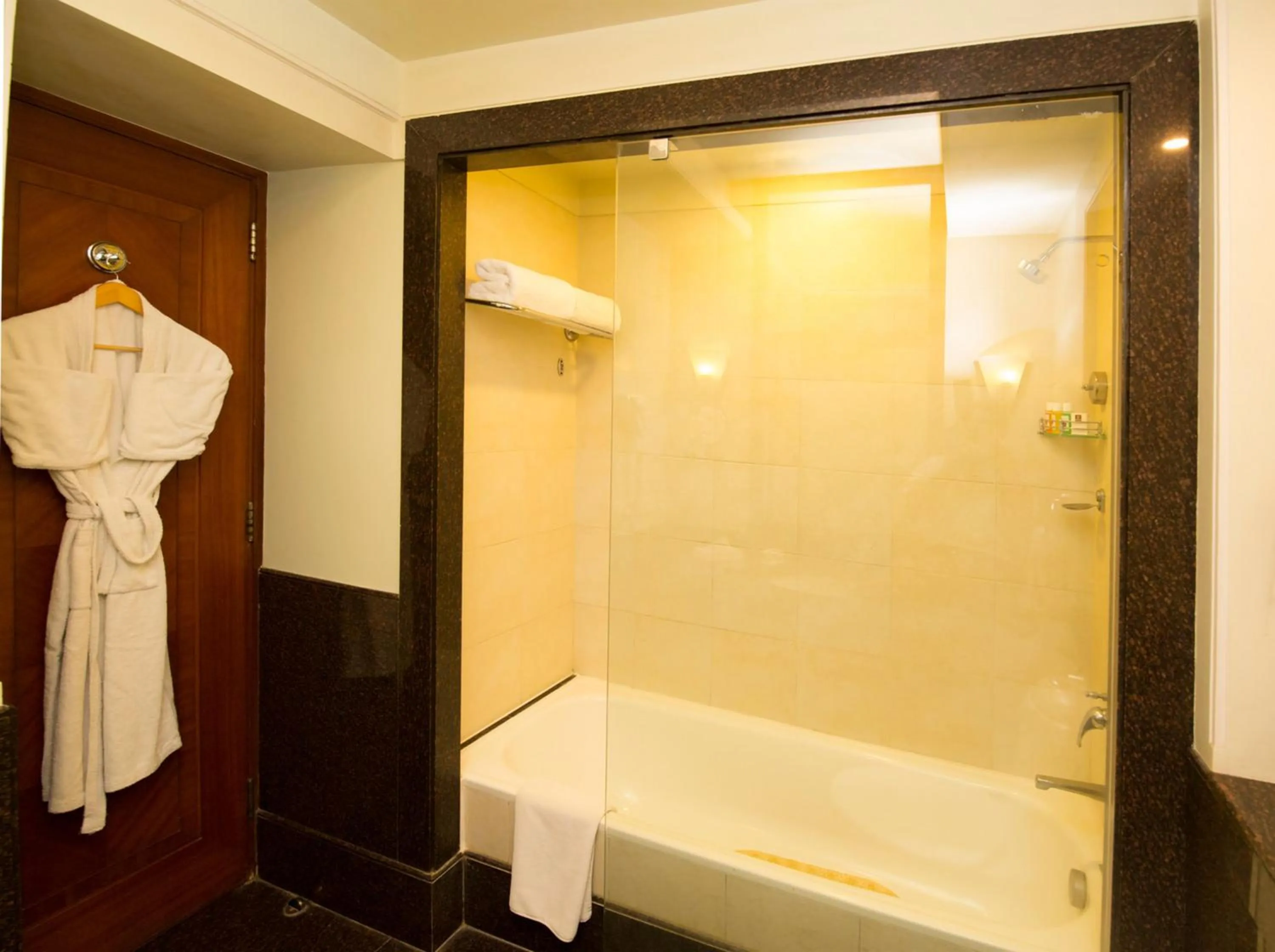 Bath in Clarion Bella Casa at Airport