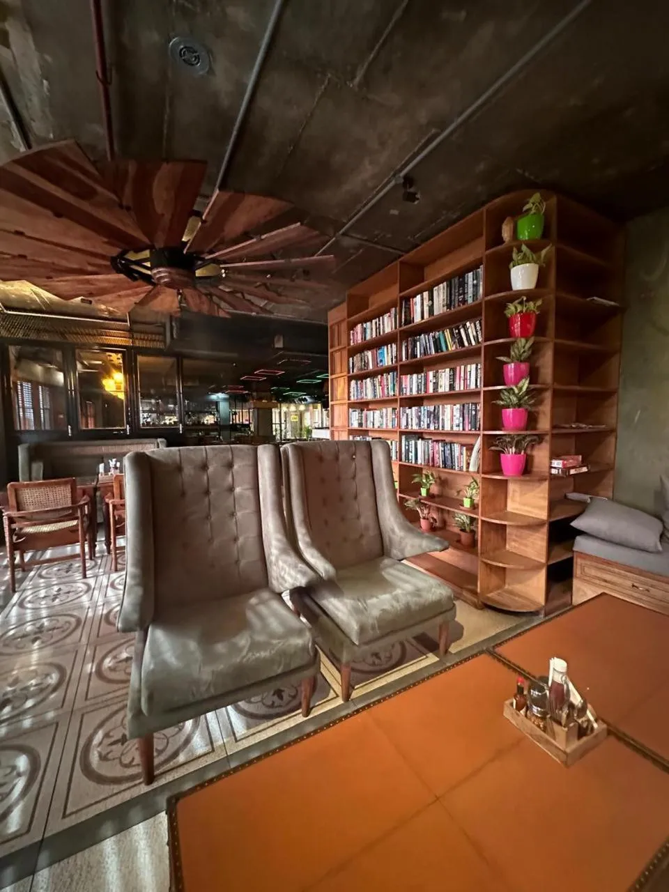 Restaurant/places to eat in Clarion Bella Casa at Airport