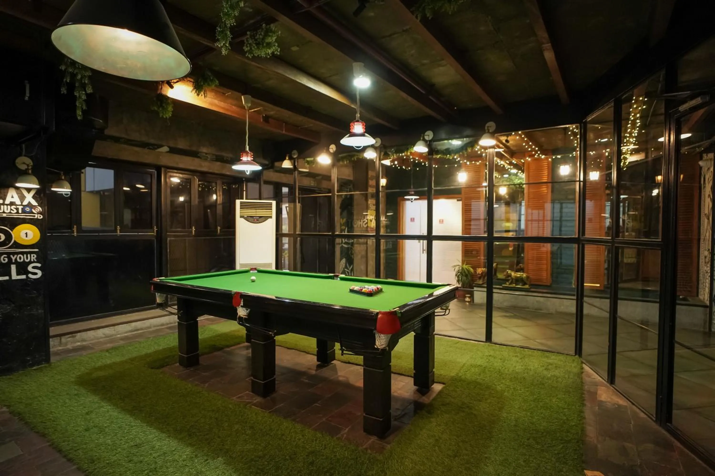 Restaurant/places to eat in Clarion Bella Casa at Airport