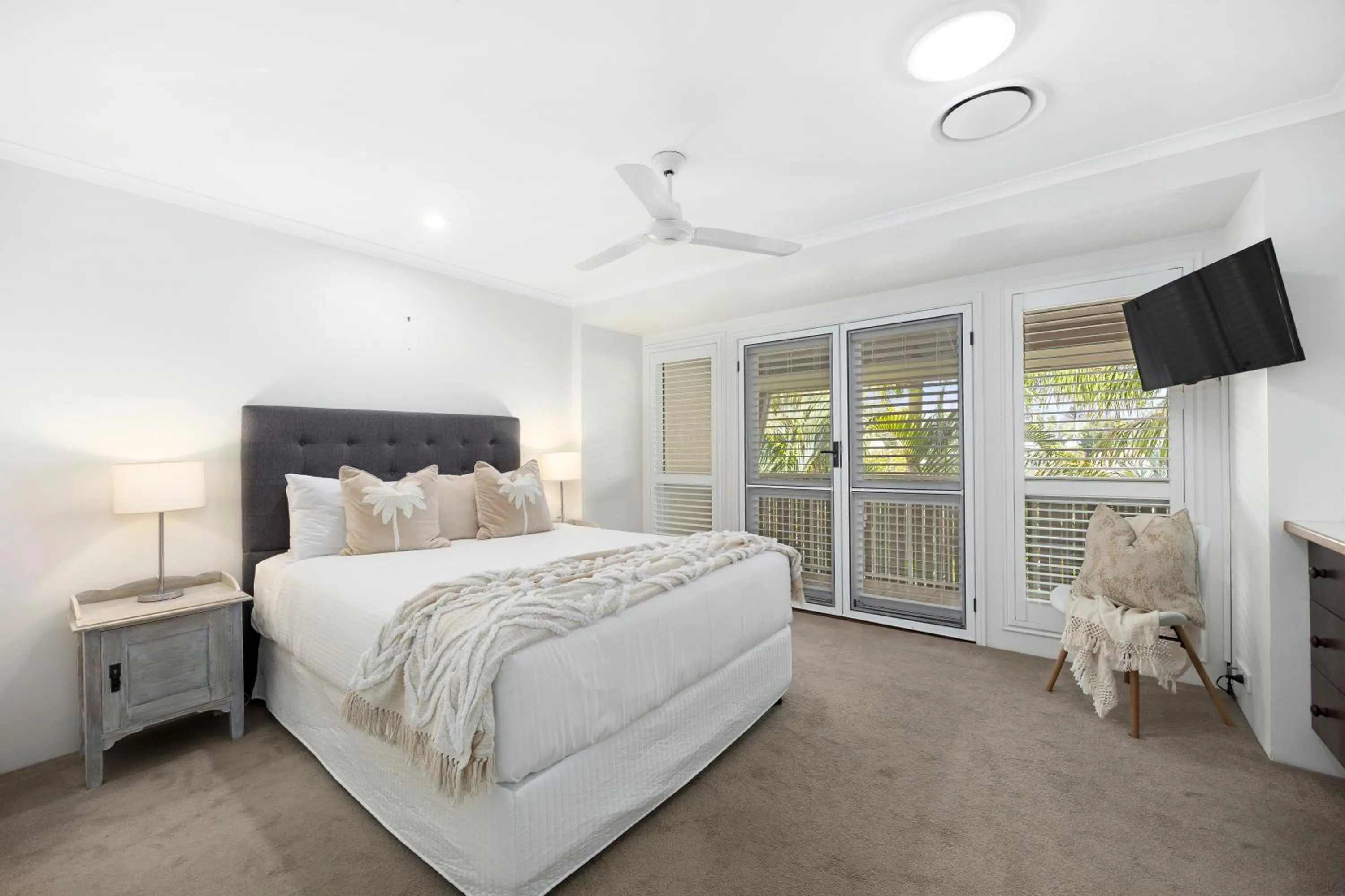 Balcony/Terrace, Bed in Sunset Cove Noosa