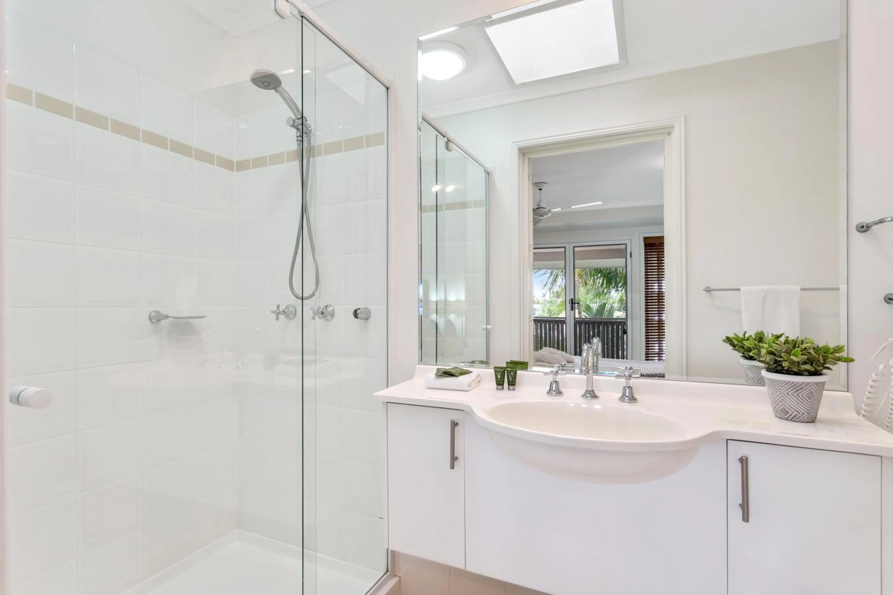 Bathroom in Sunset Cove Noosa