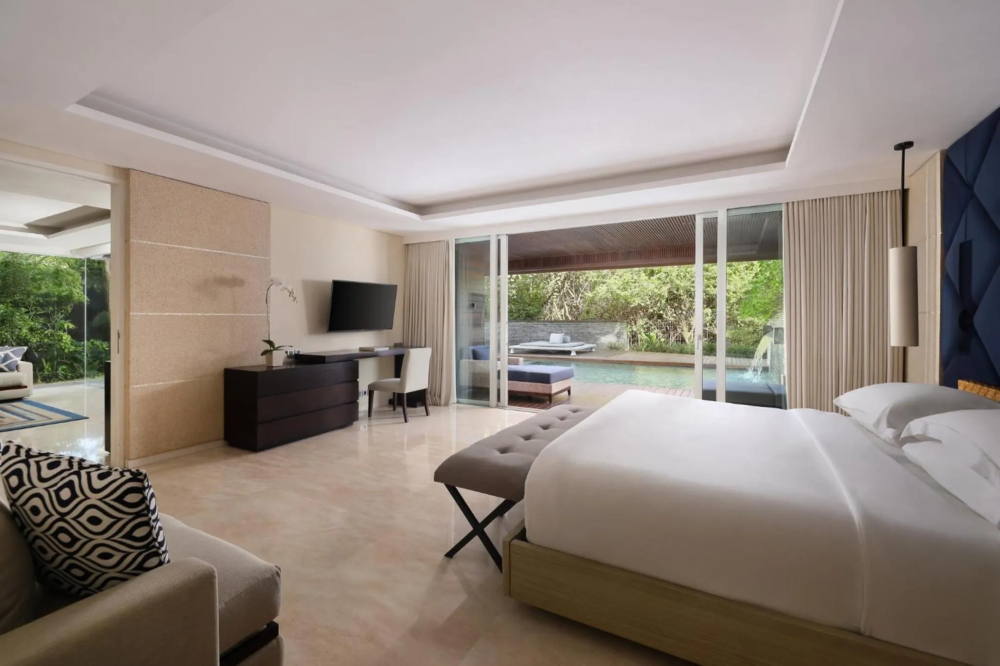 Photo of the whole room, Bed in COMO Uma Canggu